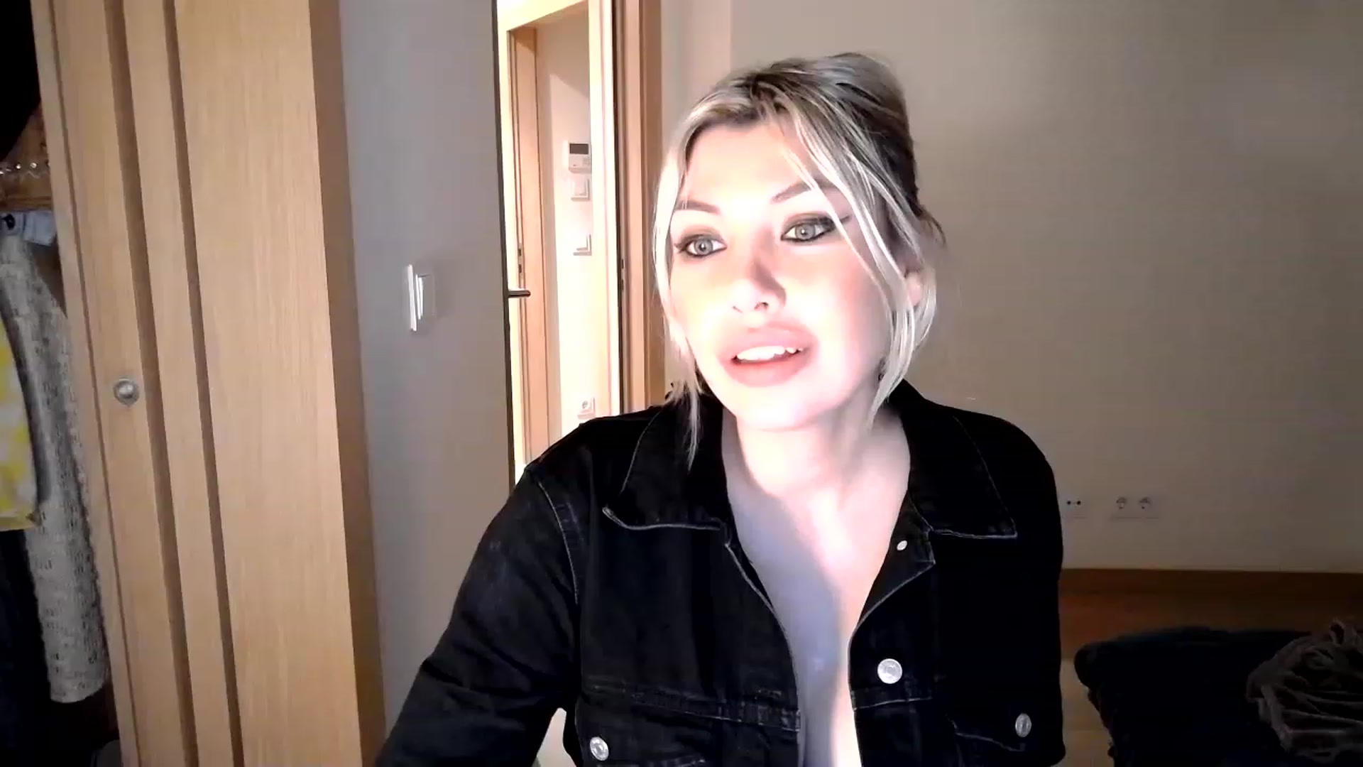 Gallery image thumbnail from Xx_Sandy_xX's myfreecams stream on, 01/21/2023, 21:12 image 1 of 20