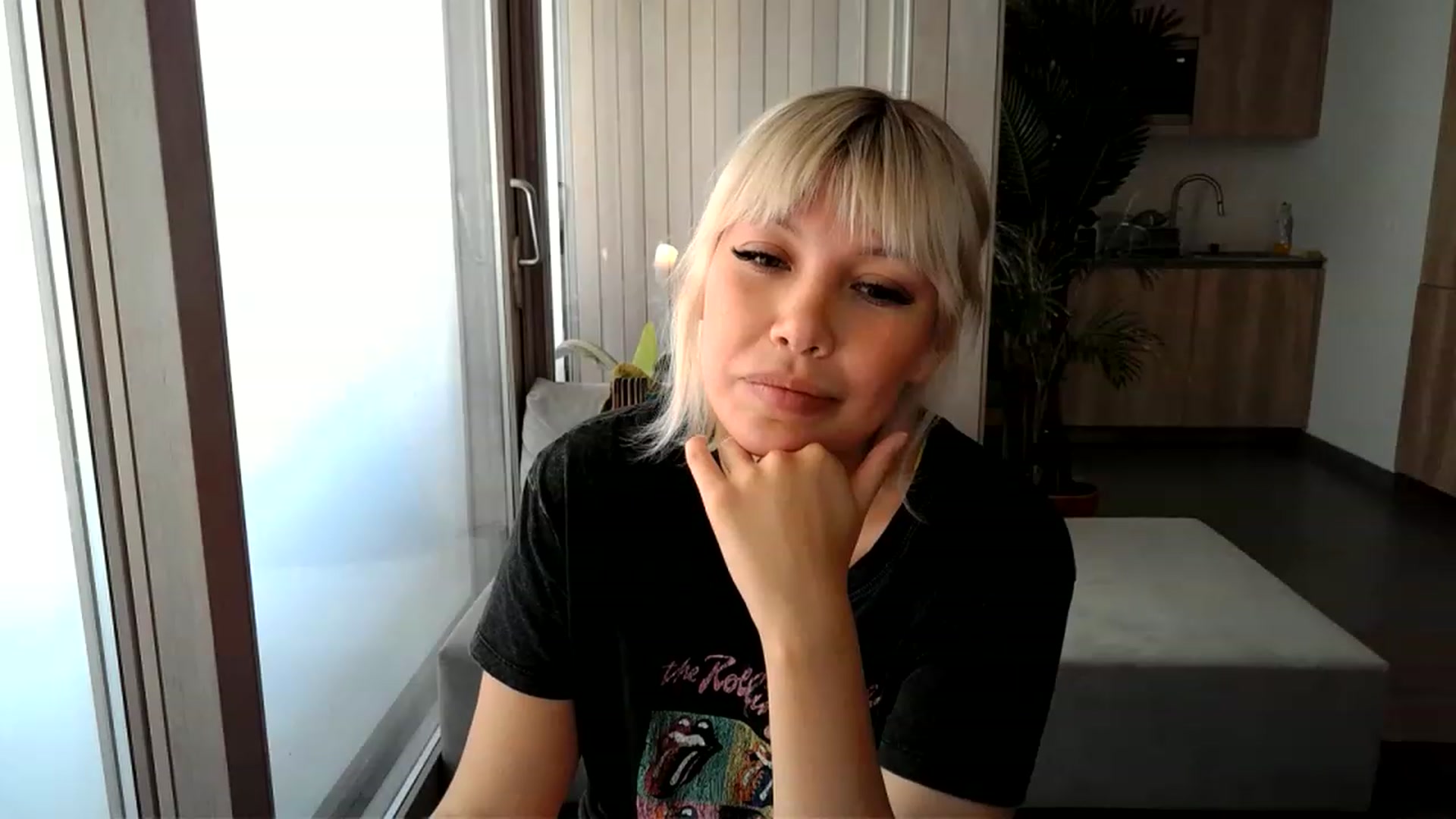 Gallery image thumbnail from Xx_Sandy_xX's myfreecams stream on, 08/07/2023, 15:00 image 11 of 20