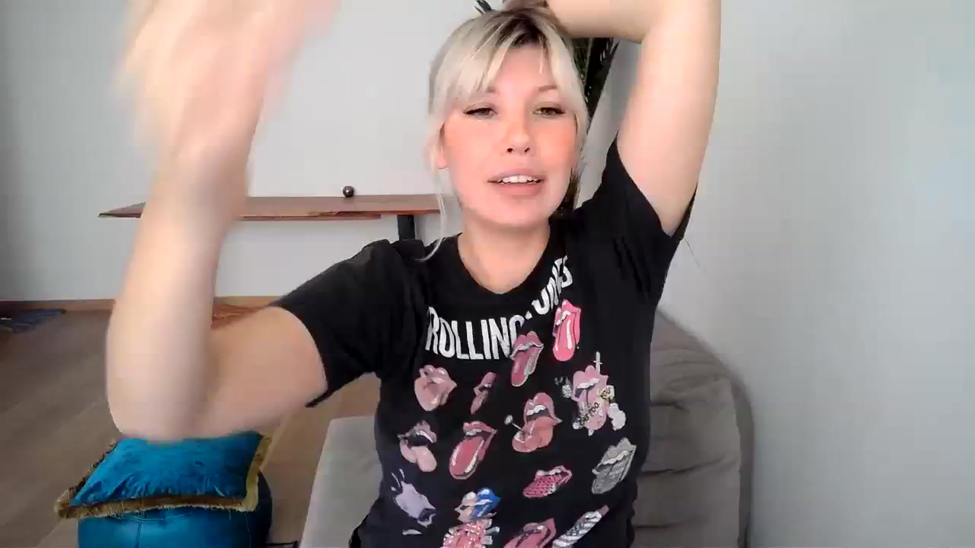 Gallery image thumbnail from Xx_Sandy_xX's myfreecams stream on, 09/18/2023, 15:31 image 3 of 20