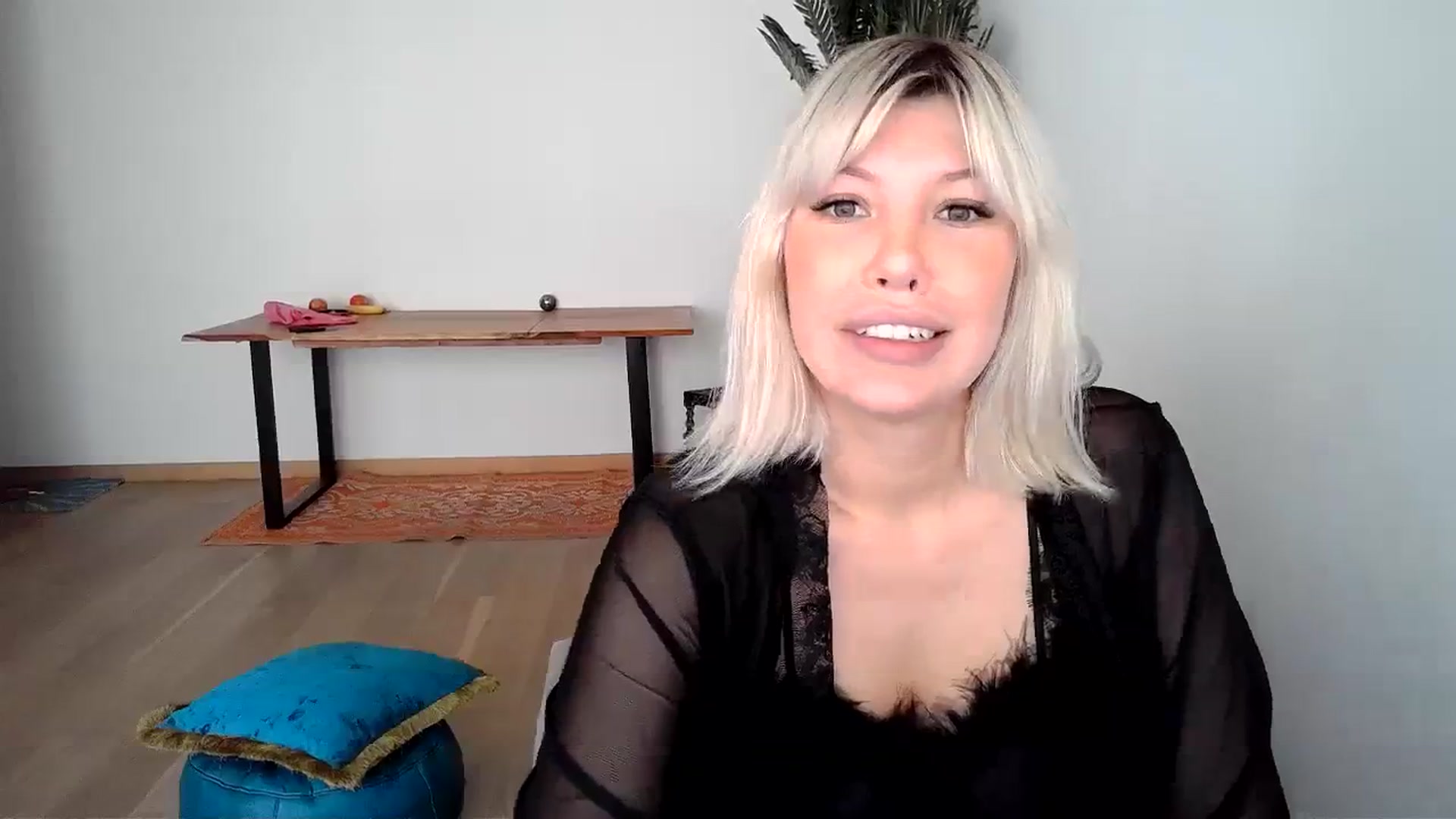 Gallery image thumbnail from Xx_Sandy_xX's myfreecams stream on, 09/18/2023, 15:31 image 9 of 20
