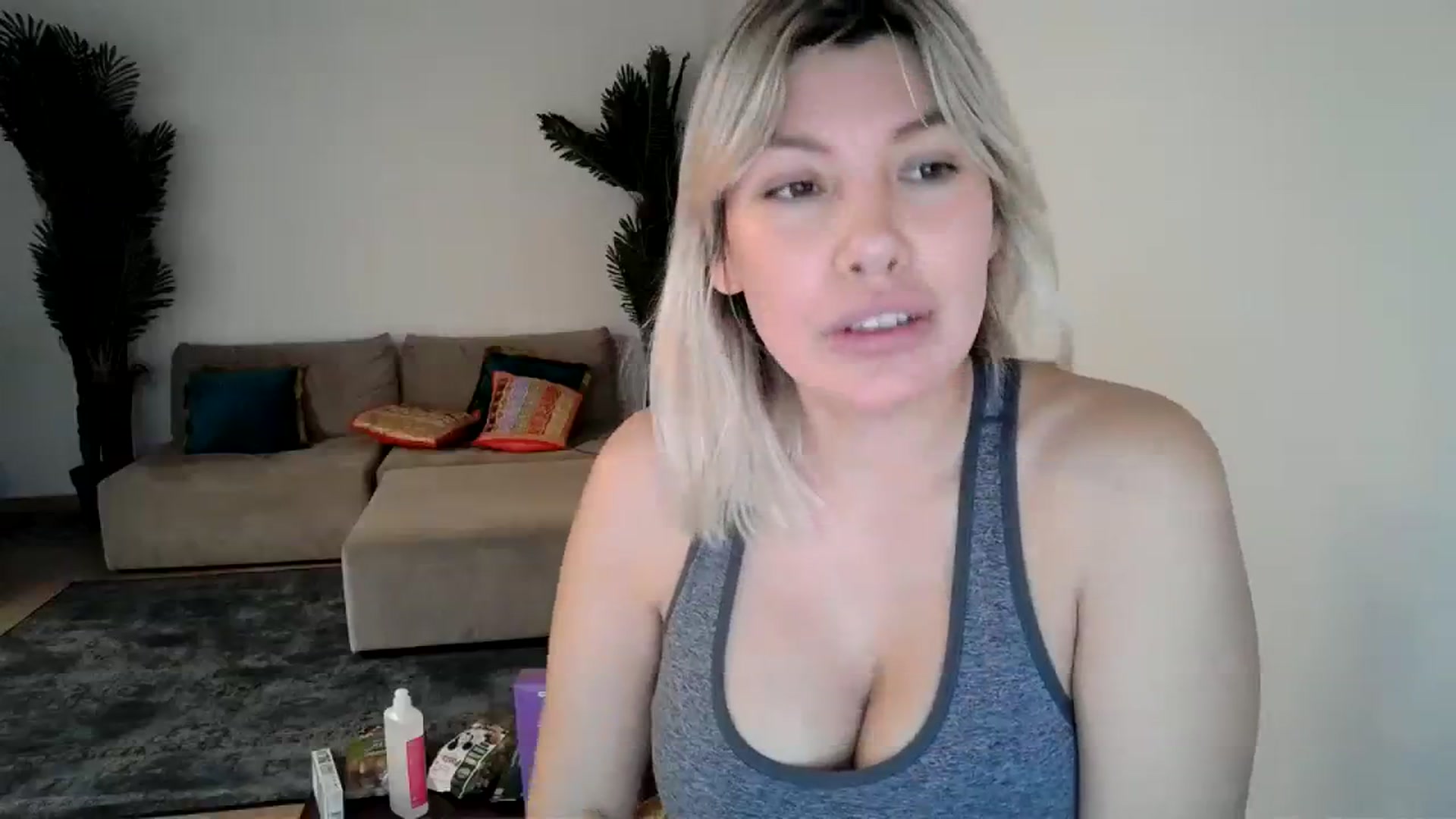 Gallery image thumbnail from Xx_Sandy_xX's myfreecams stream on, 01/08/2024, 15:21 image 12 of 20