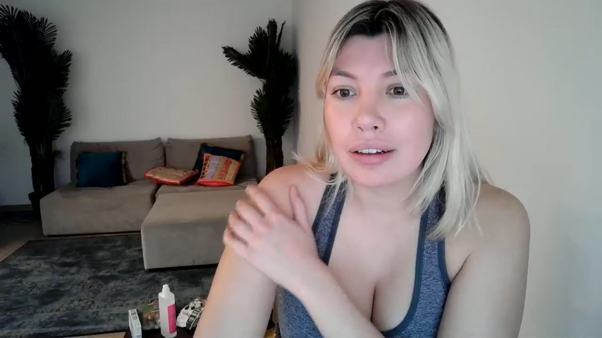 Gallery image thumbnail from Xx_Sandy_xX's myfreecams stream on, 01/08/2024, 15:21 image 17 of 20
