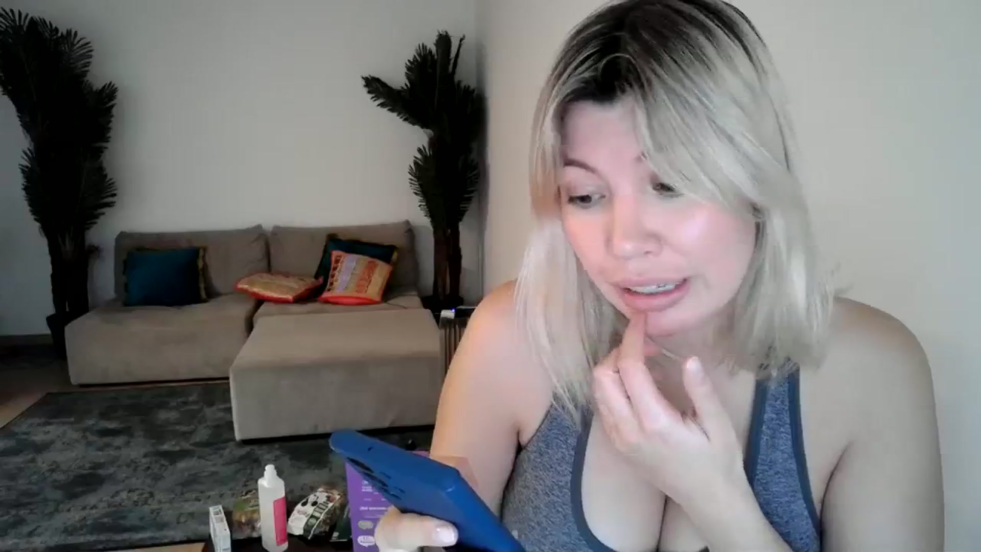 Gallery image thumbnail from Xx_Sandy_xX's myfreecams stream on, 01/08/2024, 15:21 image 14 of 20