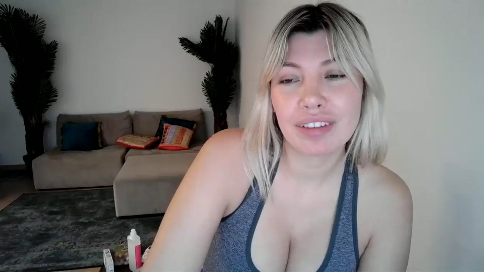 Gallery image thumbnail from Xx_Sandy_xX's myfreecams stream on, 01/08/2024, 15:21 image 10 of 20