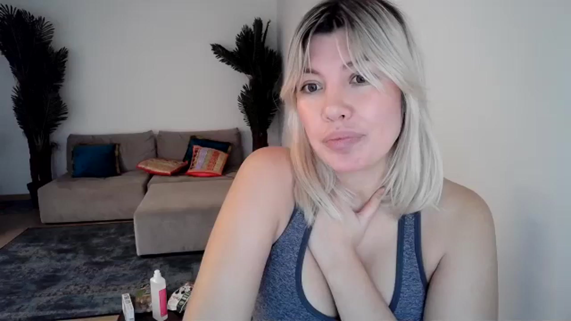 Gallery image thumbnail from Xx_Sandy_xX's myfreecams stream on, 01/08/2024, 15:21 image 1 of 20