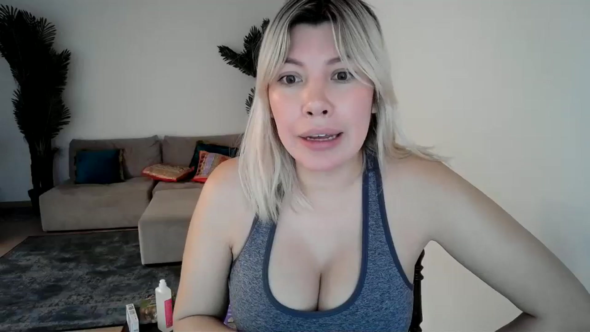 Gallery image thumbnail from Xx_Sandy_xX's myfreecams stream on, 01/08/2024, 15:21 image 9 of 20