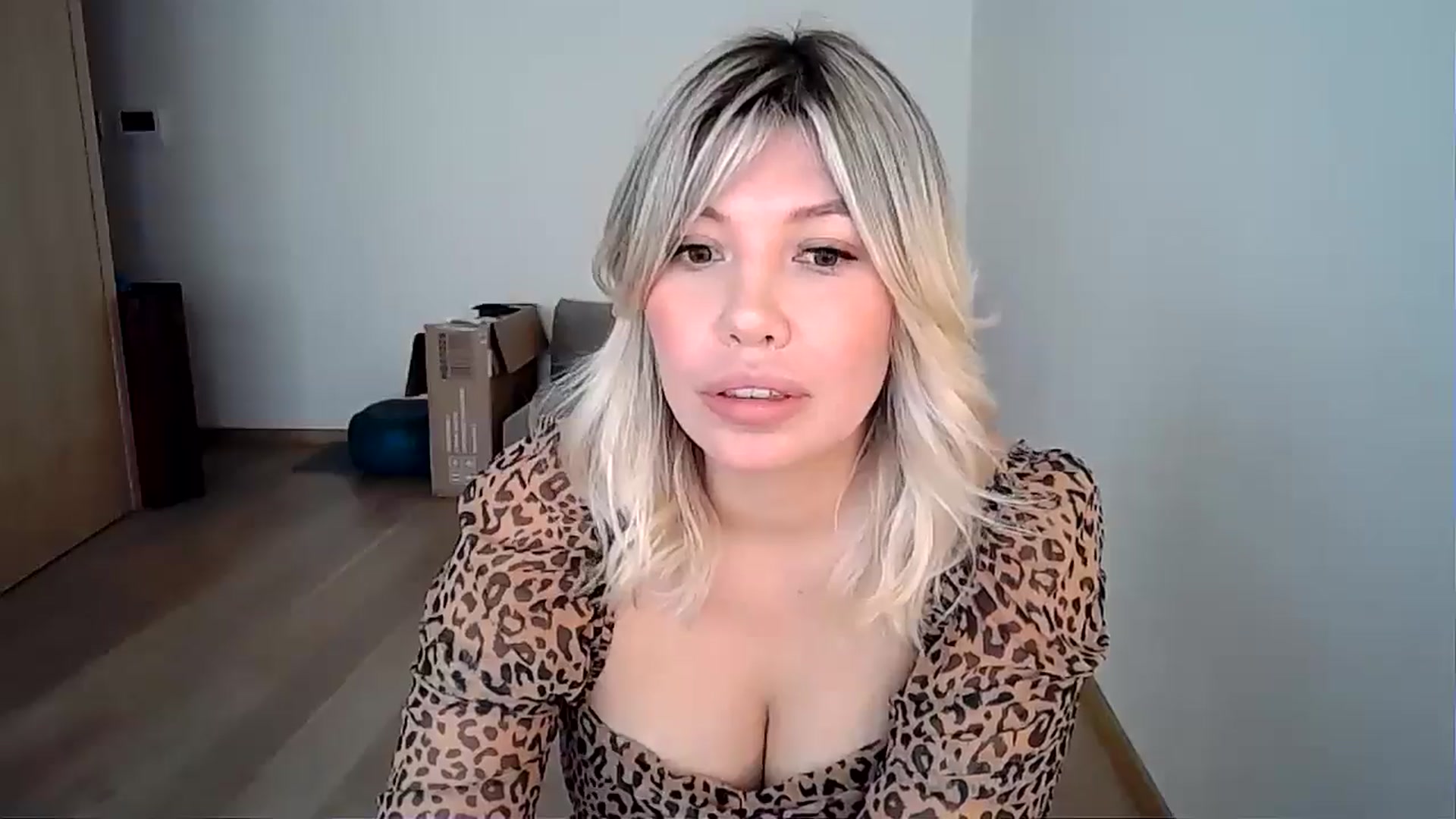 Gallery image thumbnail from Xx_Sandy_xX's myfreecams stream on, 05/14/2024, 14:13 image 12 of 20
