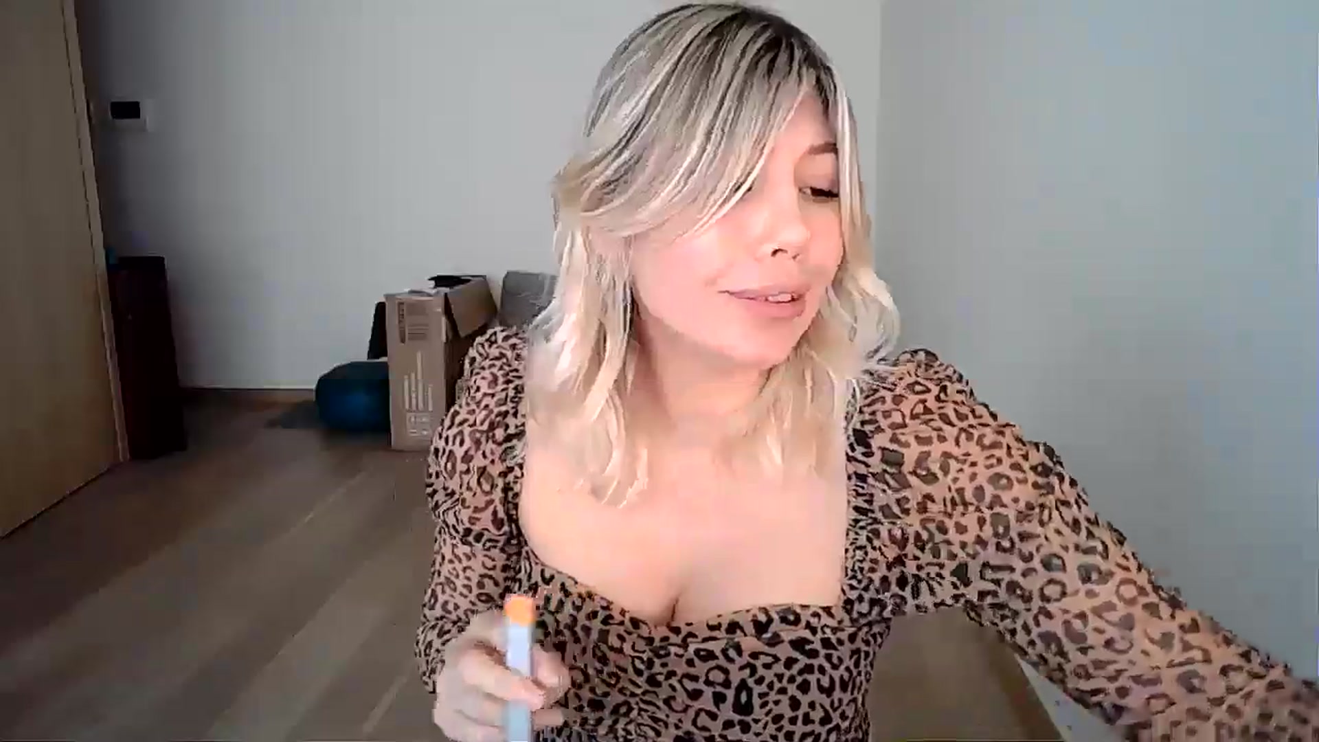 Gallery image thumbnail from Xx_Sandy_xX's myfreecams stream on, 05/14/2024, 14:13 image 8 of 20