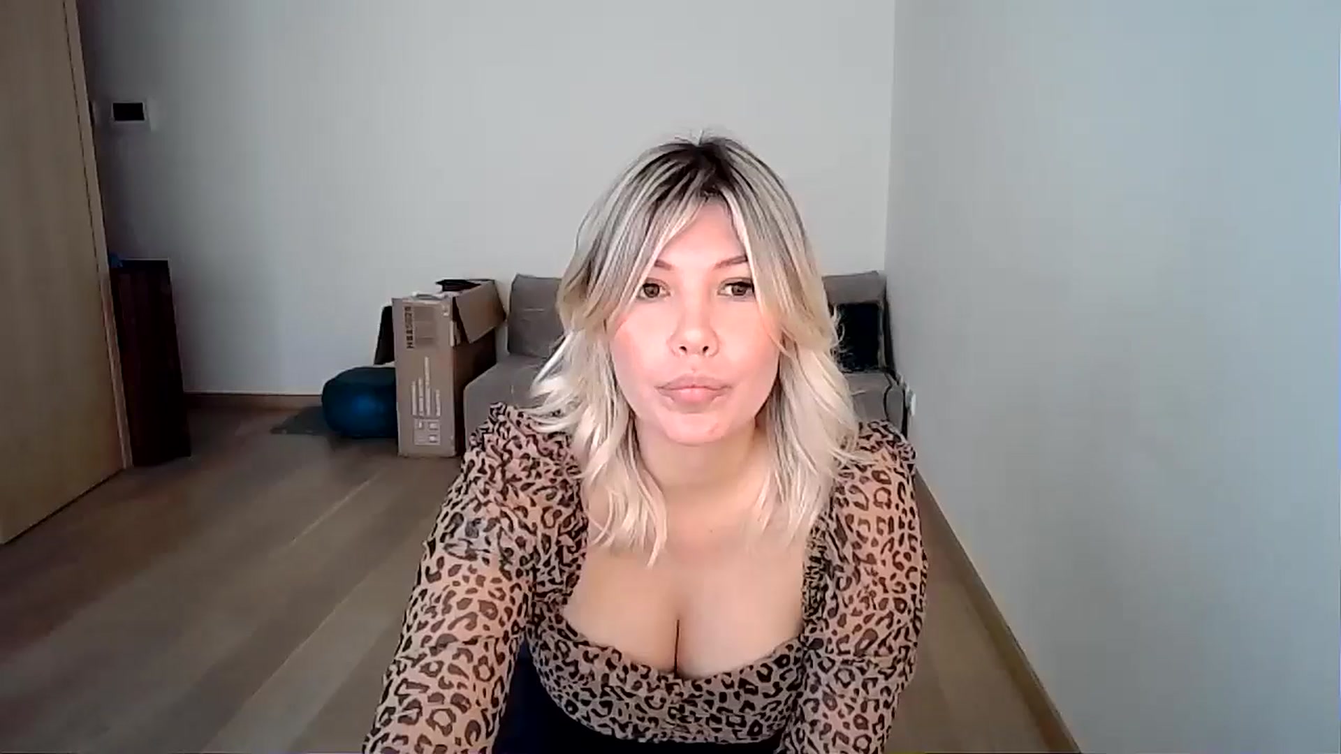Gallery image thumbnail from Xx_Sandy_xX's myfreecams stream on, 05/14/2024, 14:13 image 5 of 20