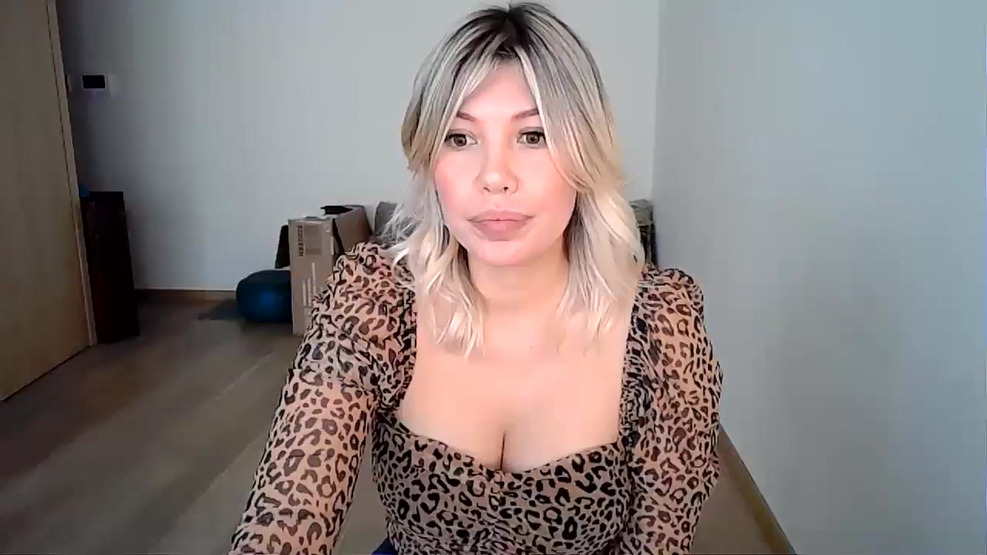 Gallery image thumbnail from Xx_Sandy_xX's myfreecams stream on, 05/14/2024, 14:13 image 6 of 20