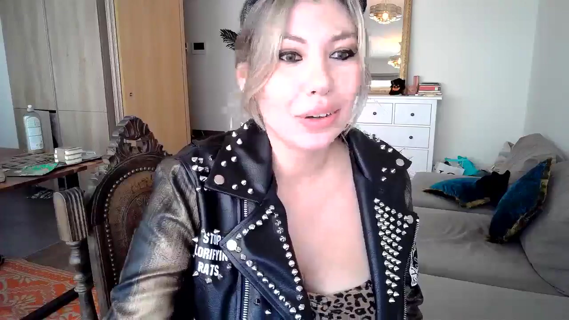 Gallery image thumbnail from Xx_Sandy_xX's myfreecams stream on, 10/31/2024, 15:23 image 18 of 20