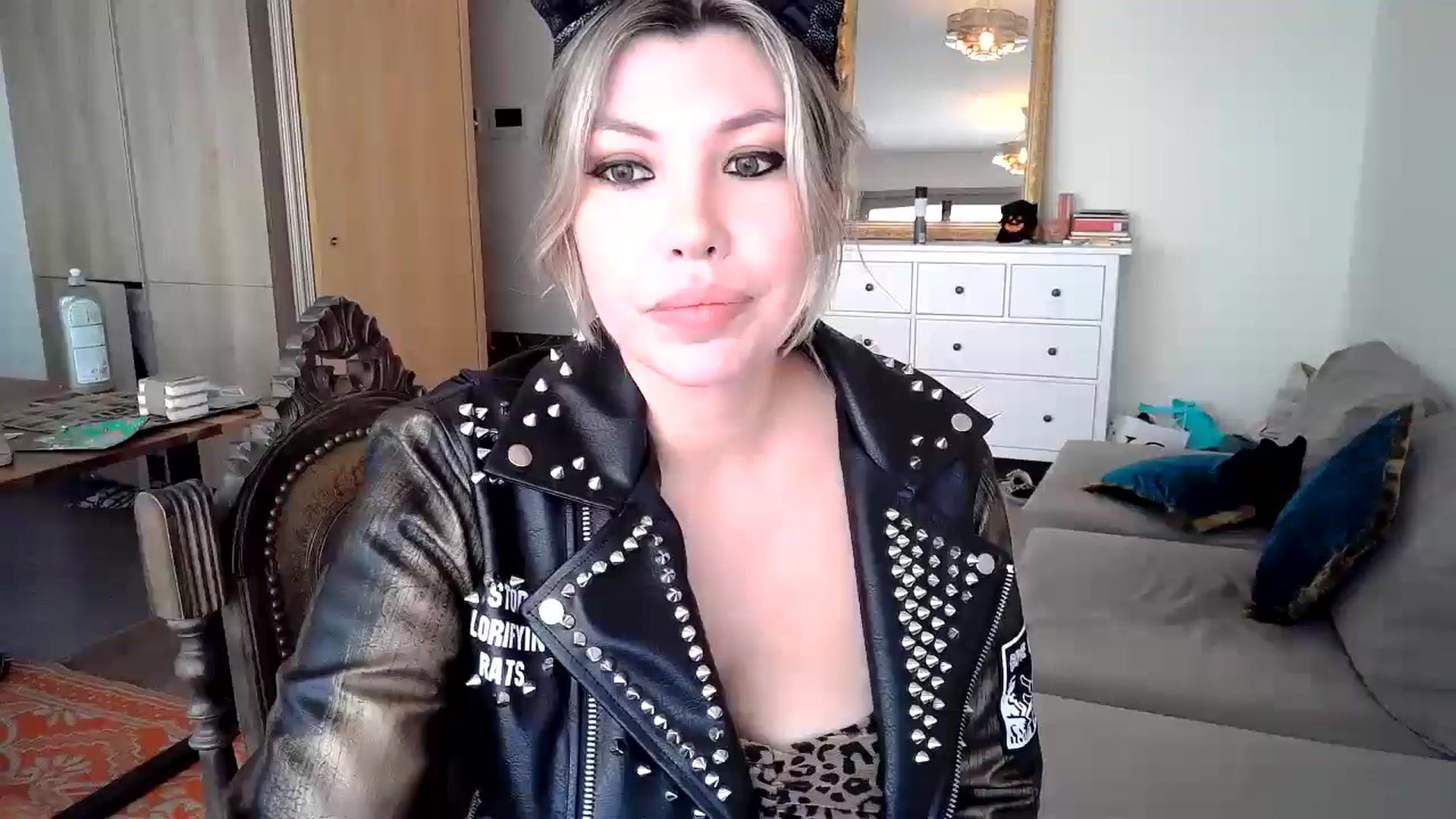Gallery image thumbnail from Xx_Sandy_xX's myfreecams stream on, 10/31/2024, 15:23 image 19 of 20