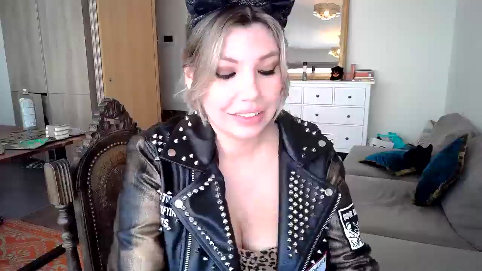 Gallery image thumbnail from Xx_Sandy_xX's myfreecams stream on, 10/31/2024, 15:23 image 20 of 20