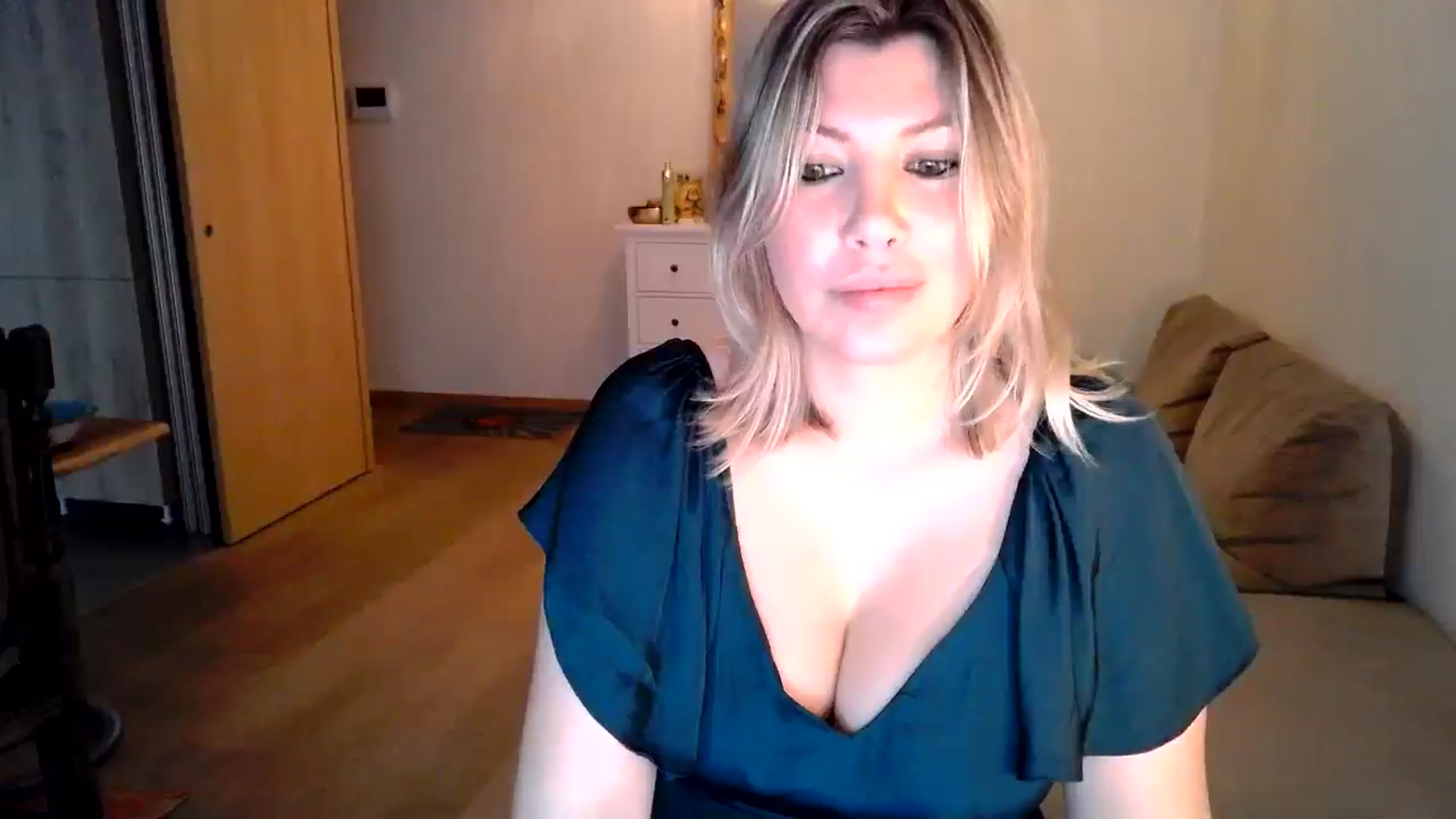 Gallery image thumbnail from Xx_Sandy_xX's myfreecams stream on, 02/15/2025, 18:11 image 8 of 20