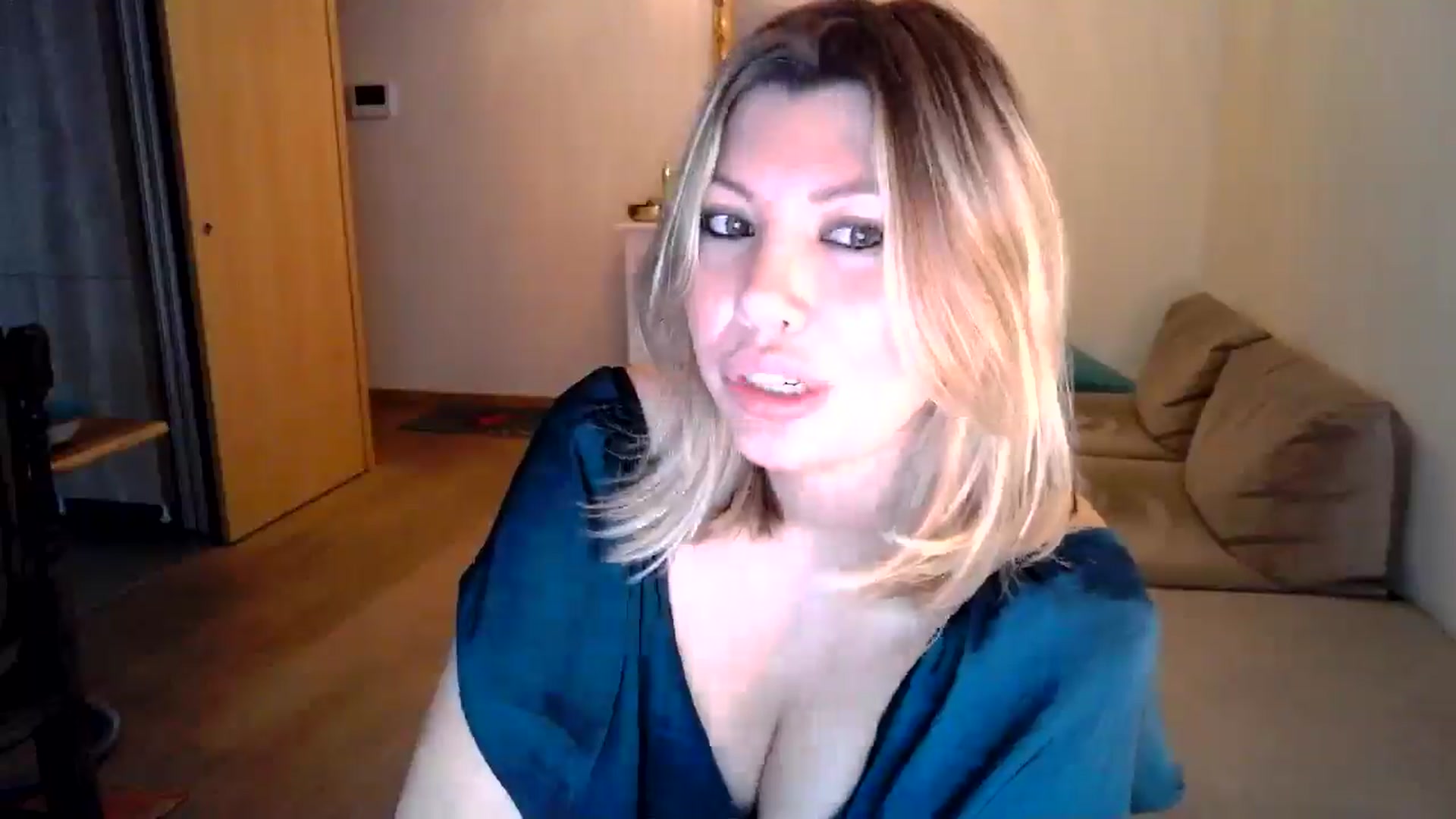 Gallery image thumbnail from Xx_Sandy_xX's myfreecams stream on, 02/15/2025, 18:11 image 14 of 20