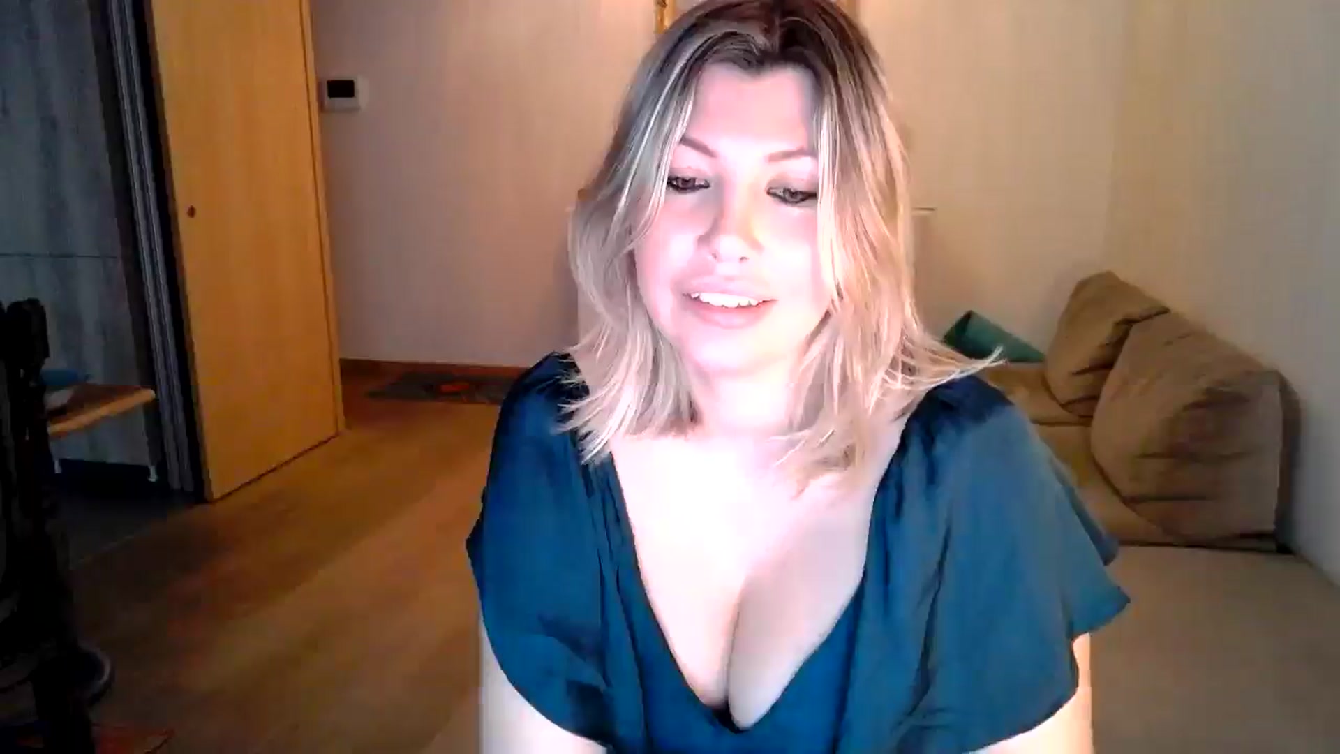 Gallery image thumbnail from Xx_Sandy_xX's myfreecams stream on, 02/15/2025, 18:11 image 12 of 20