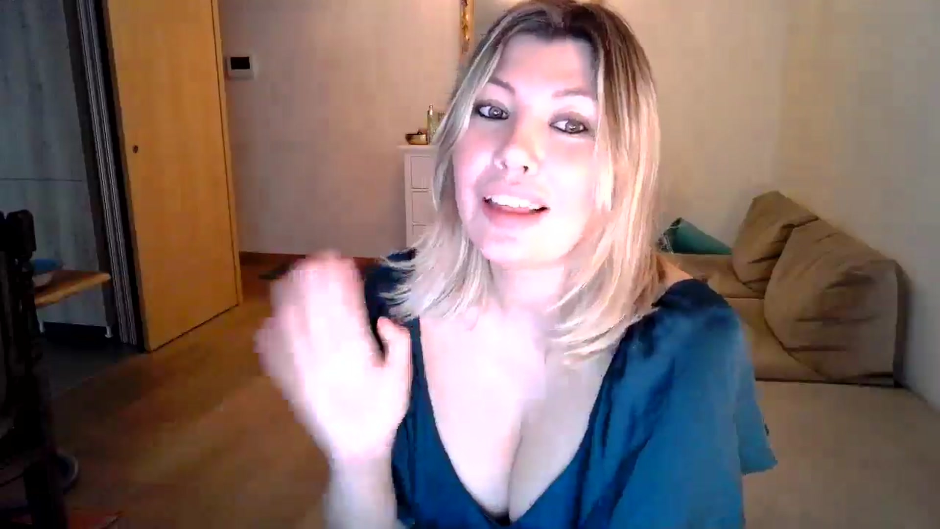 Gallery image thumbnail from Xx_Sandy_xX's myfreecams stream on, 02/15/2025, 18:11 image 10 of 20