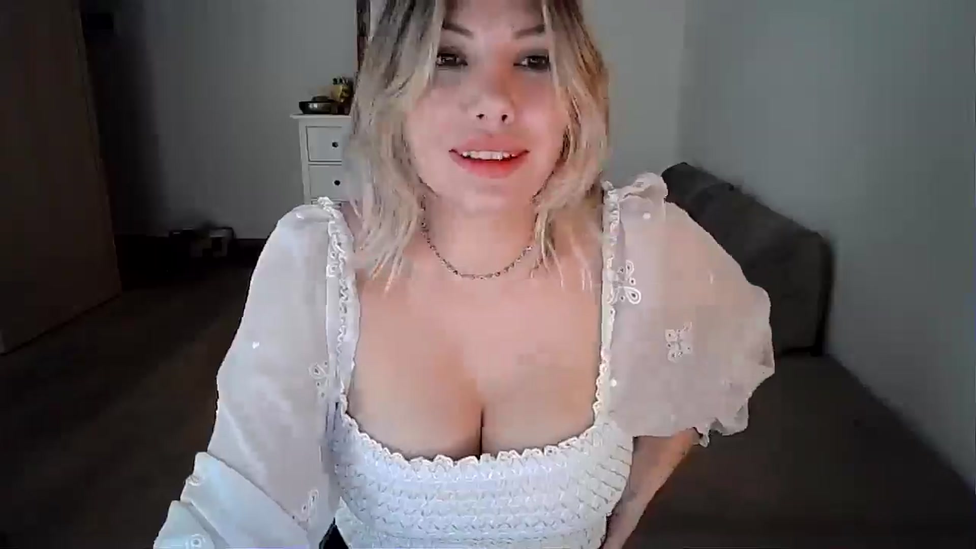 Gallery image thumbnail from Xx_Sandy_xX's myfreecams stream on, 02/17/2025, 14:17 image 18 of 20