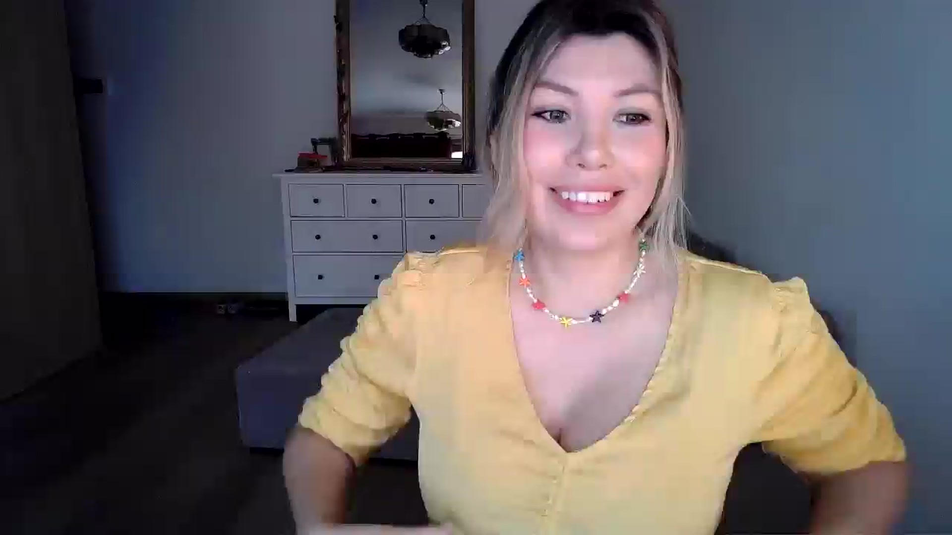 Gallery image thumbnail from Xx_Sandy_xX's myfreecams stream on, 05/02/2025, 11:25 image 15 of 20