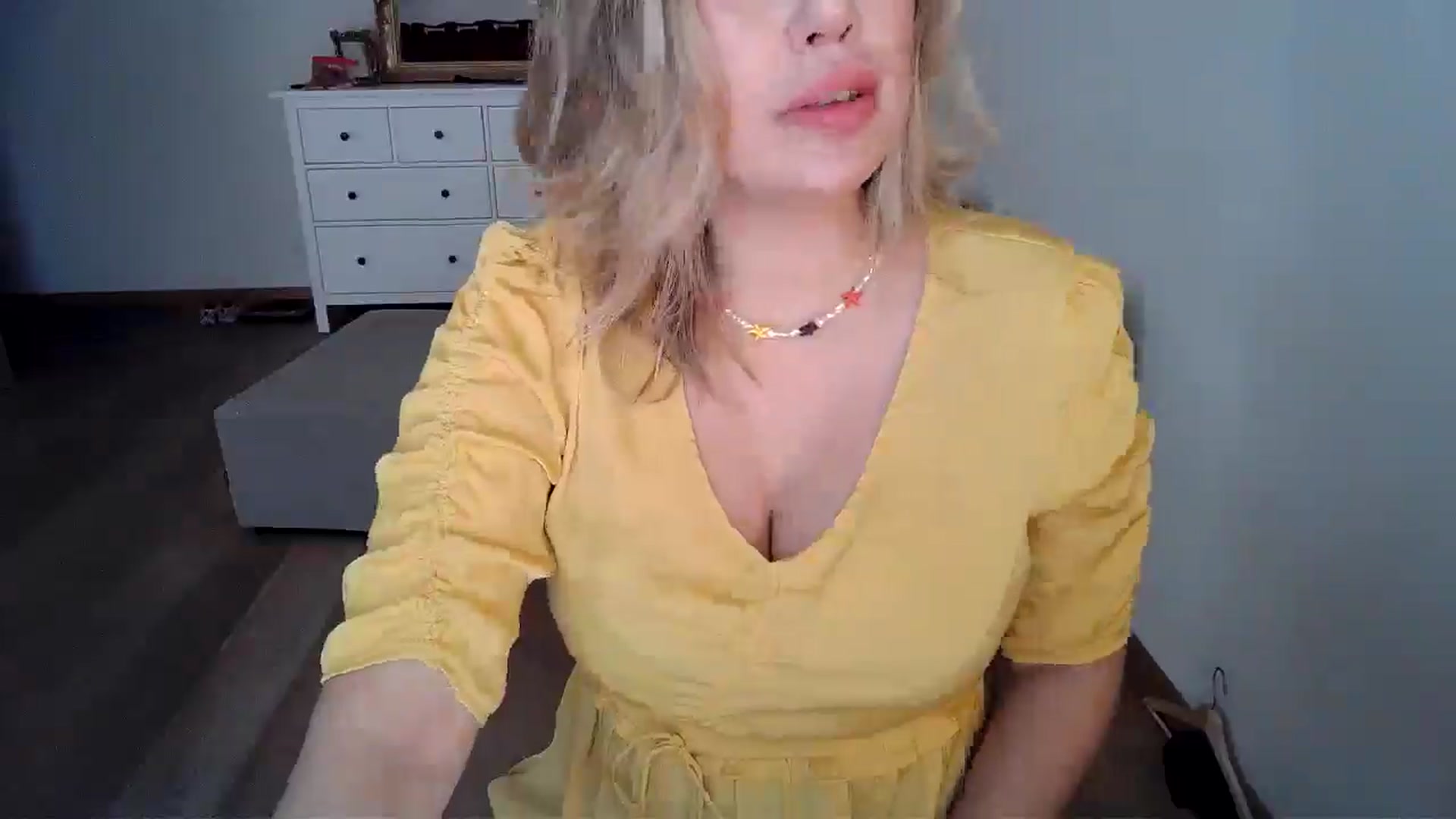 Gallery image thumbnail from Xx_Sandy_xX's myfreecams stream on, 05/02/2025, 11:25 image 4 of 20