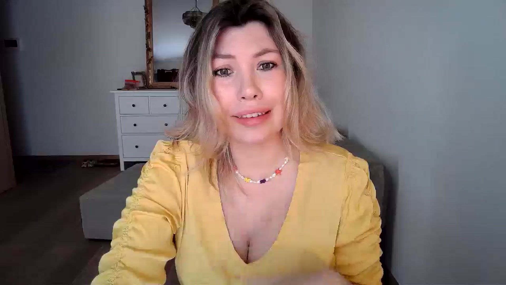 Gallery image thumbnail from Xx_Sandy_xX's myfreecams stream on, 05/02/2025, 11:25 image 3 of 20