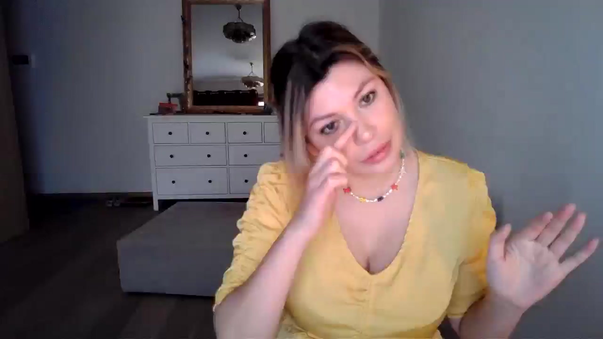 Gallery image thumbnail from Xx_Sandy_xX's myfreecams stream on, 05/02/2025, 11:25 image 10 of 20