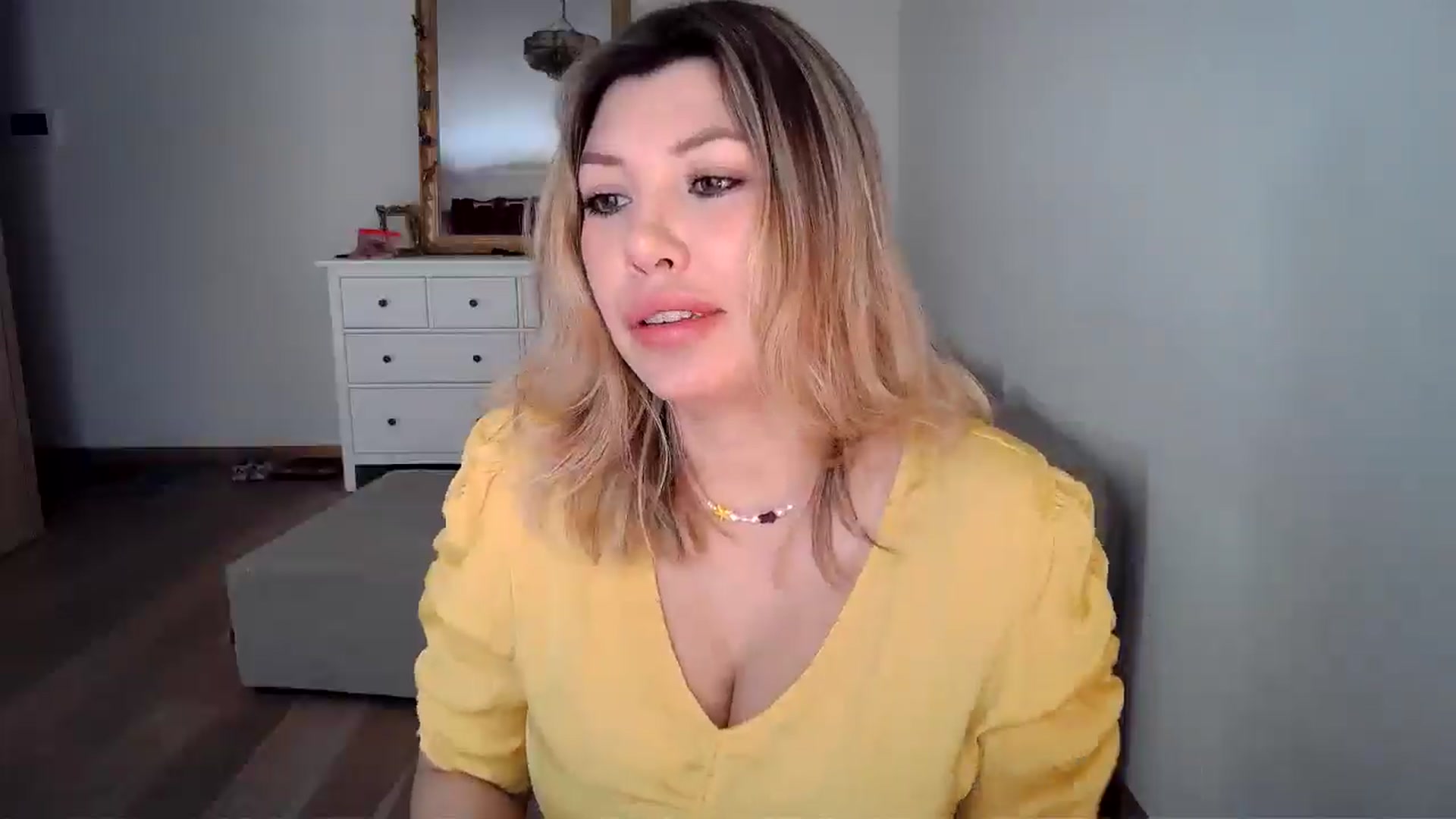 Gallery image thumbnail from Xx_Sandy_xX's myfreecams stream on, 05/02/2025, 11:25 image 2 of 20
