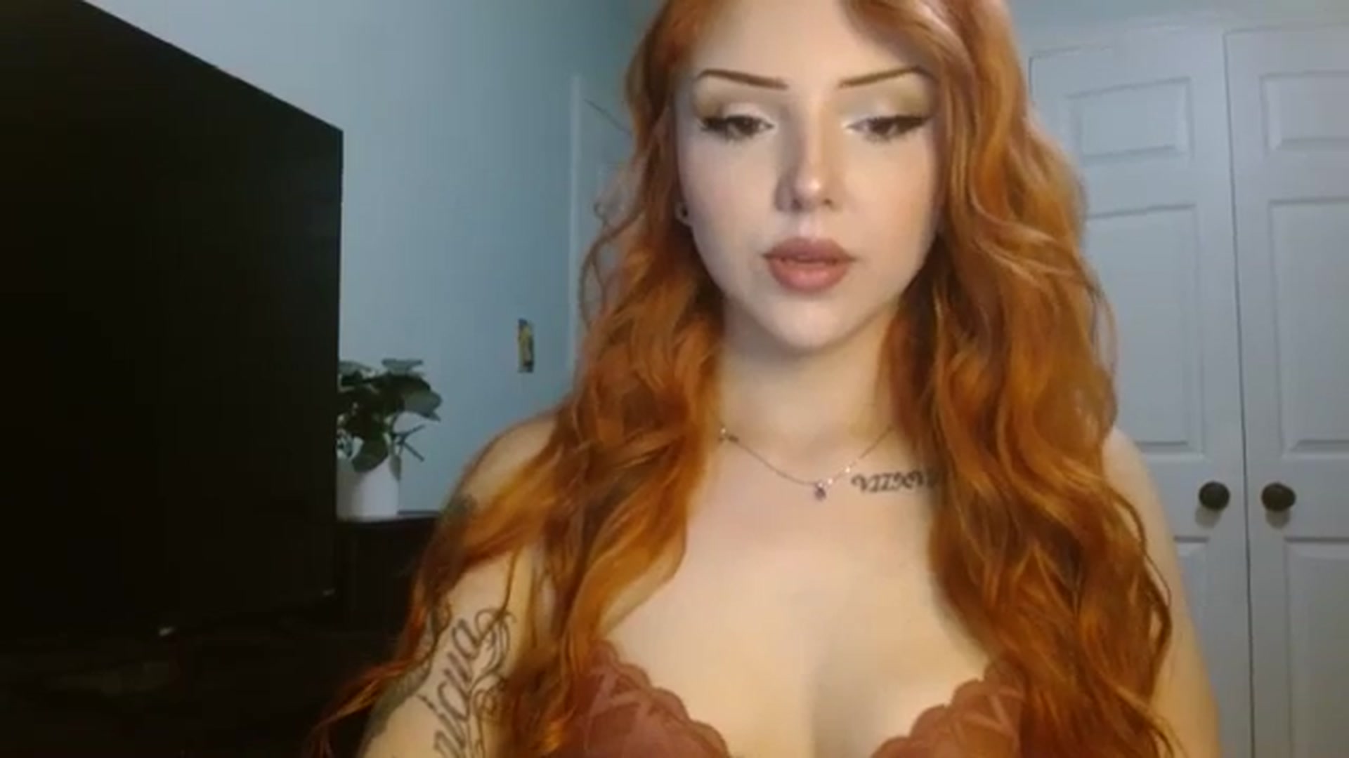 Gallery image thumbnail from XxxSaiyanQ's myfreecams stream on, 09/04/2023, 03:50 image 12 of 20