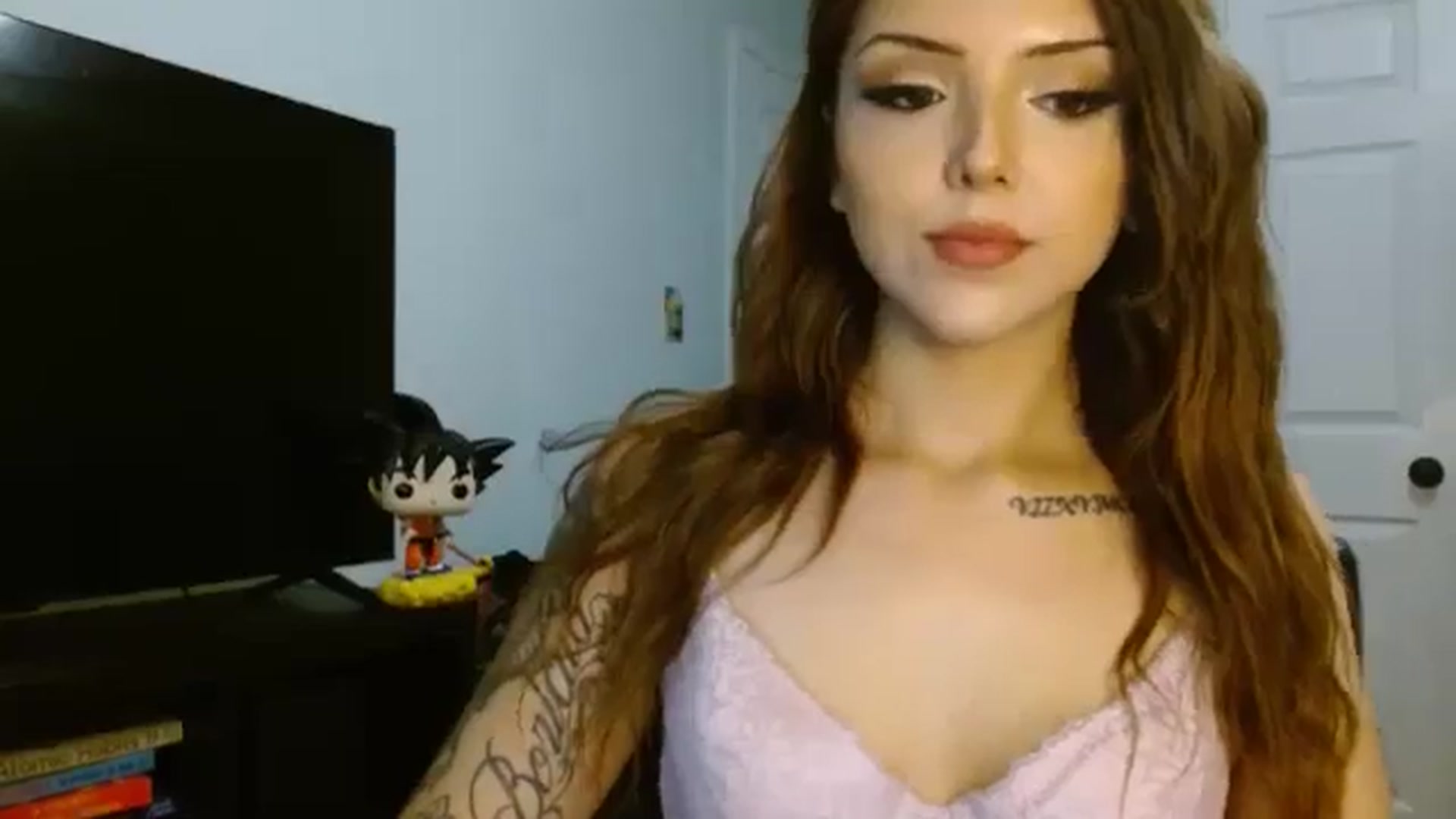 Gallery image thumbnail from XxxSaiyanQ's myfreecams stream on, 07/07/2024, 05:13 image 7 of 20