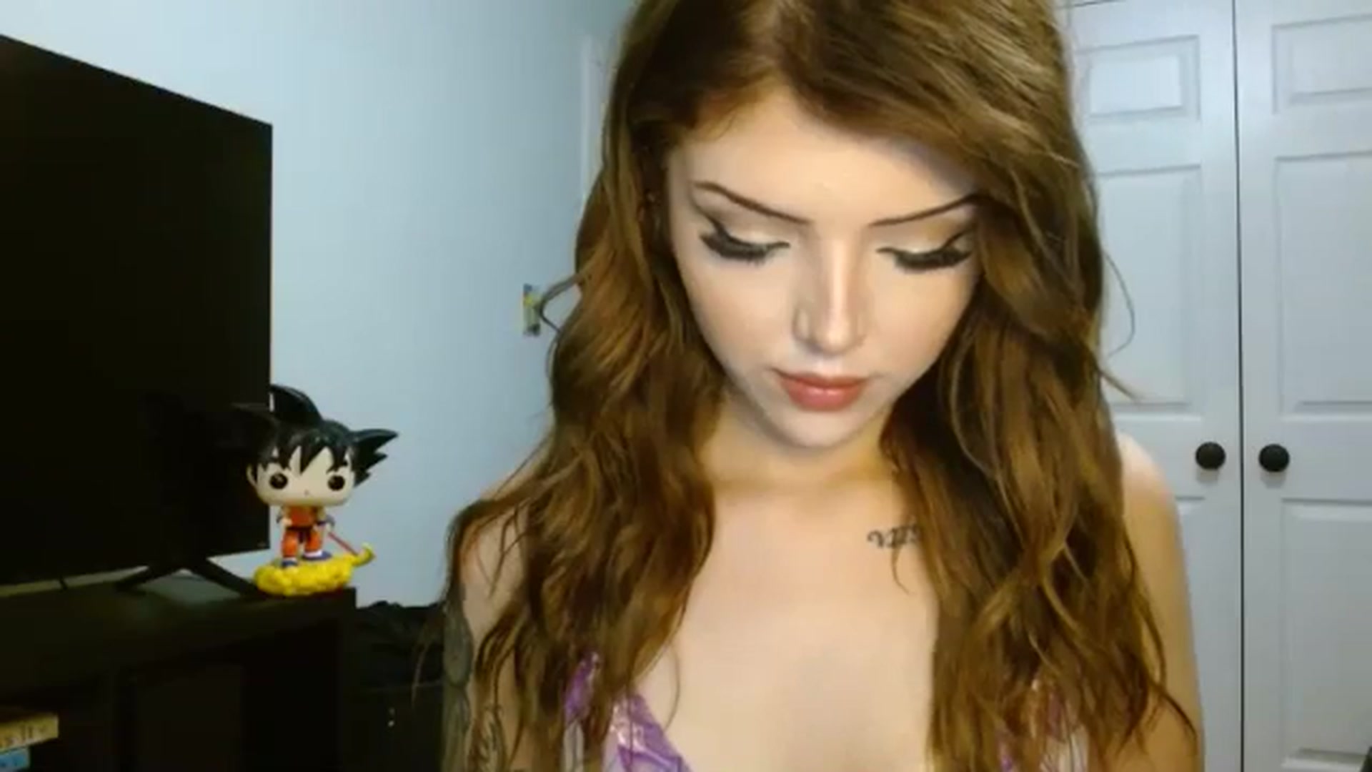 Gallery image thumbnail from XxxSaiyanQ's myfreecams stream on, 07/08/2024, 03:44 image 5 of 20