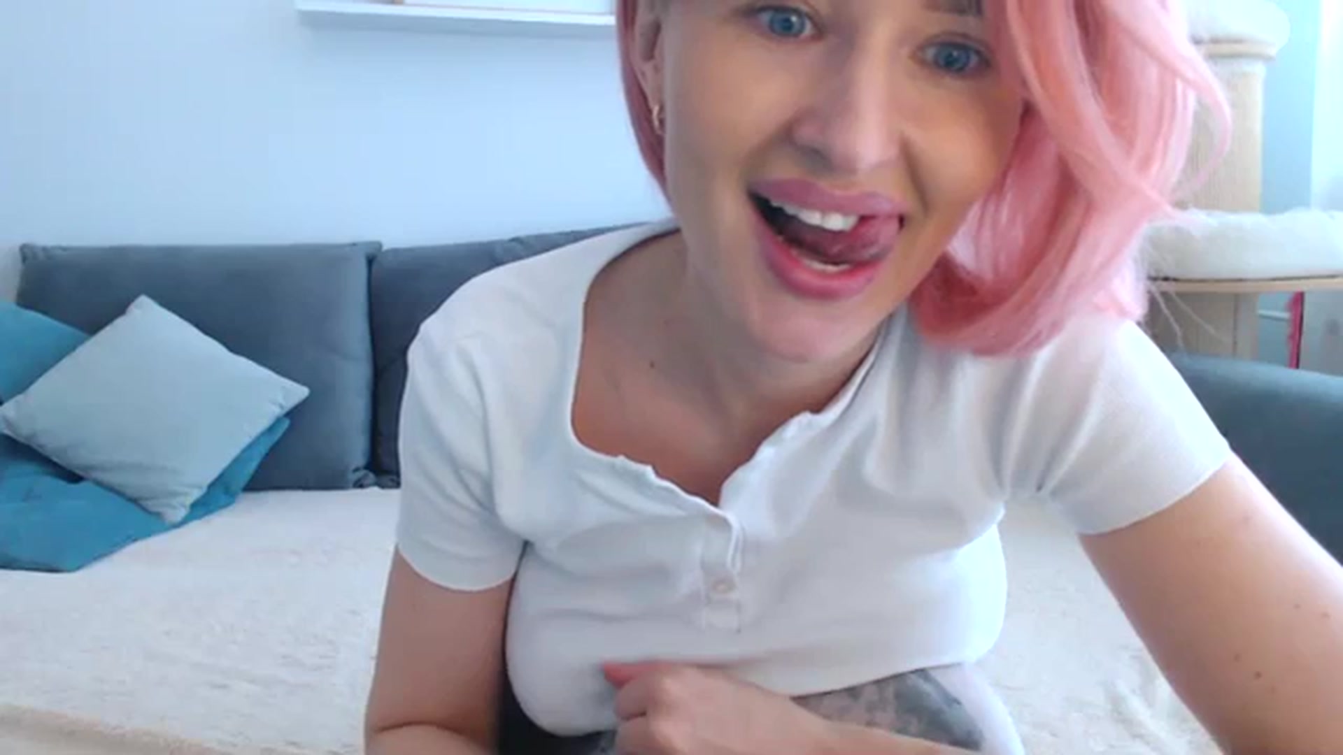 Gallery image thumbnail from Xxxawesomeart's myfreecams stream on, 10/20/2023, 12:10 image 10 of 20