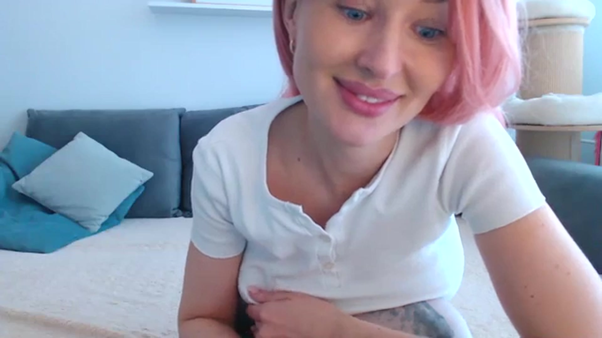 Gallery image thumbnail from Xxxawesomeart's myfreecams stream on, 10/20/2023, 12:10 image 13 of 20