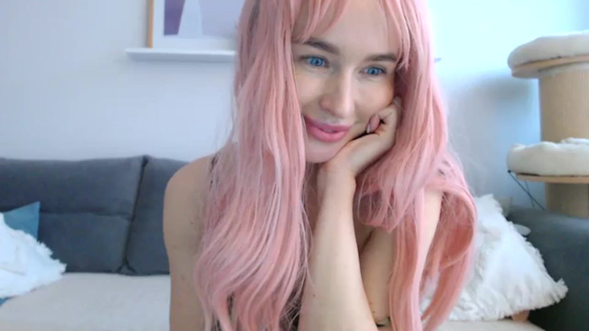 Gallery image thumbnail from Xxxawesomeart's myfreecams stream on, 12/24/2023, 12:01 image 18 of 20