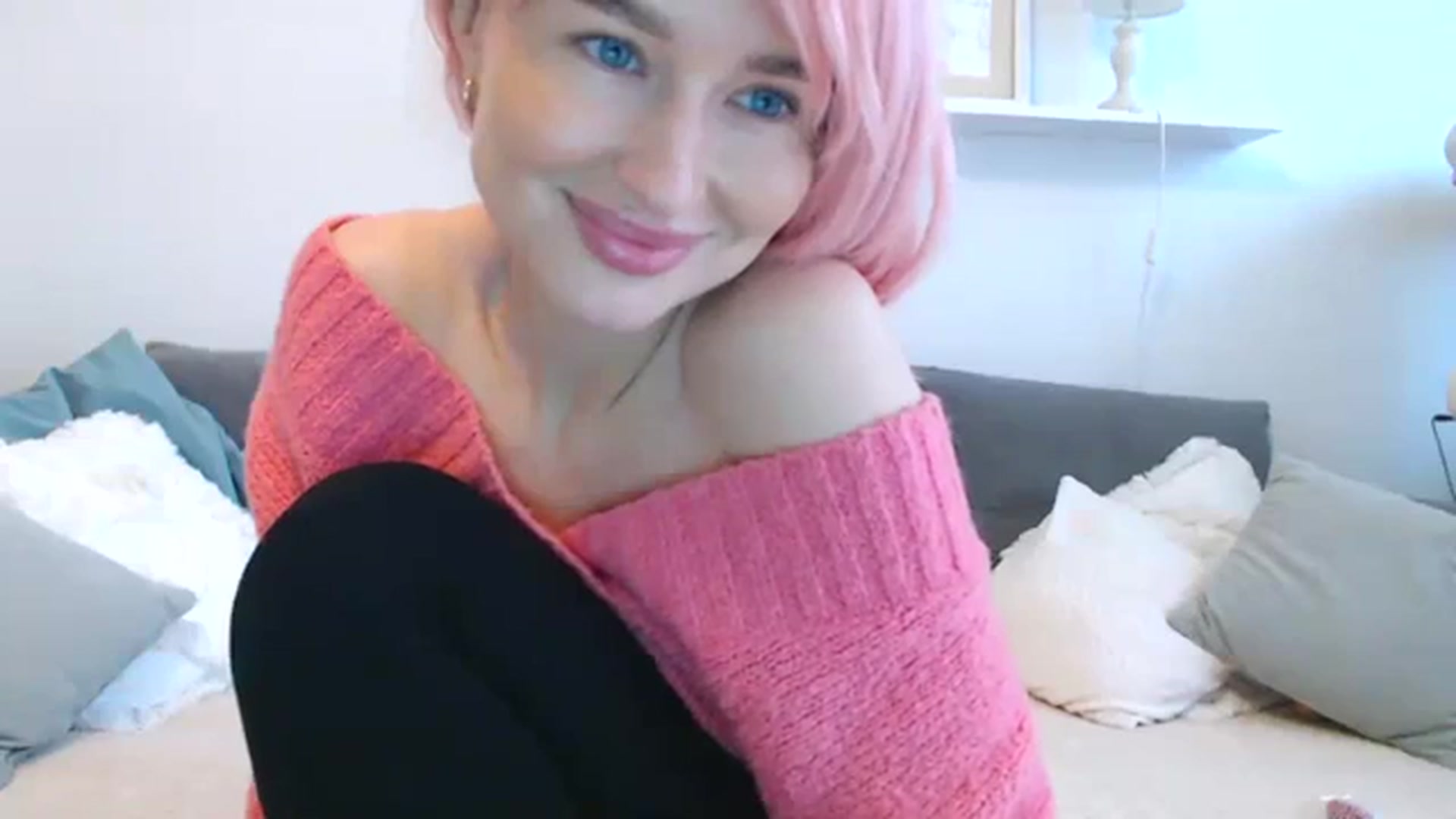 Gallery image thumbnail from Xxxawesomeart's myfreecams stream on, 12/26/2023, 12:14 image 10 of 20