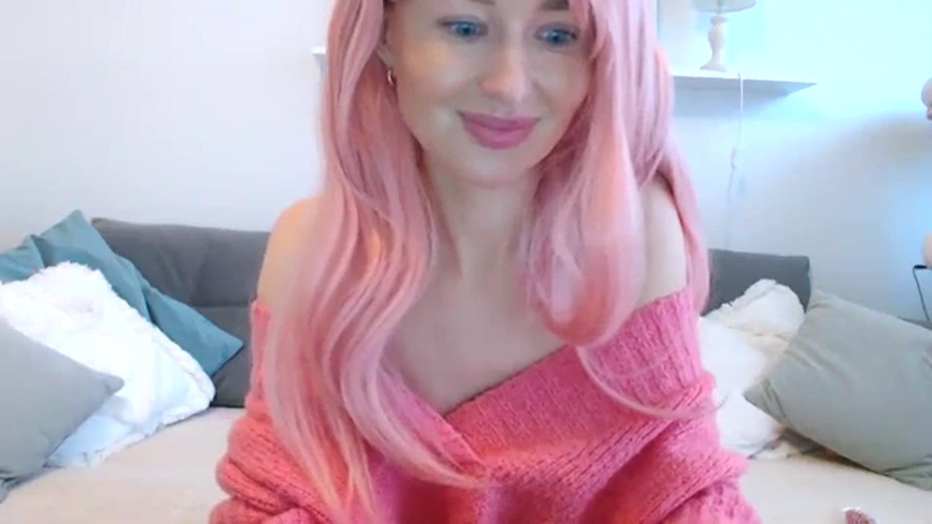 Gallery image thumbnail from Xxxawesomeart's myfreecams stream on, 12/26/2023, 12:14 image 6 of 20