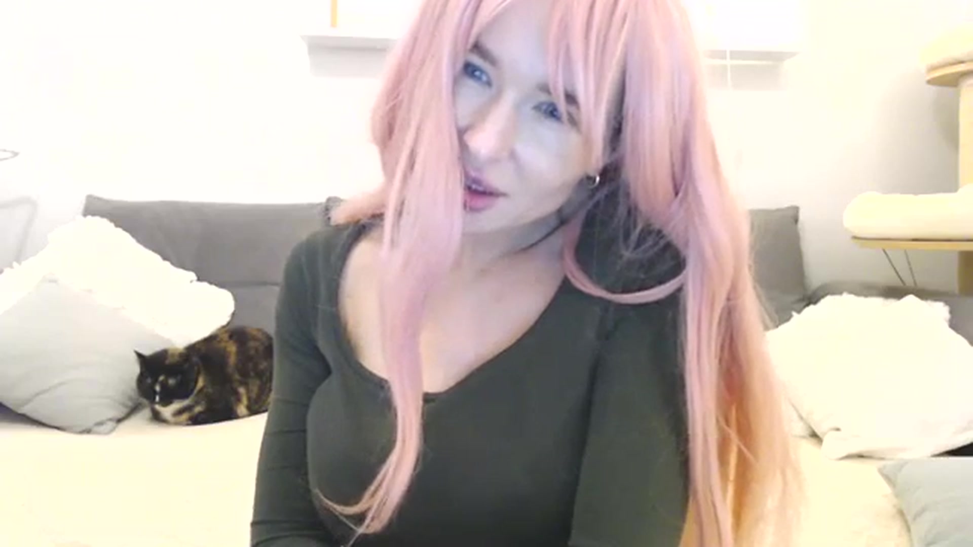 Gallery image thumbnail from Xxxawesomeart's myfreecams stream on, 12/31/2023, 18:43 image 9 of 20