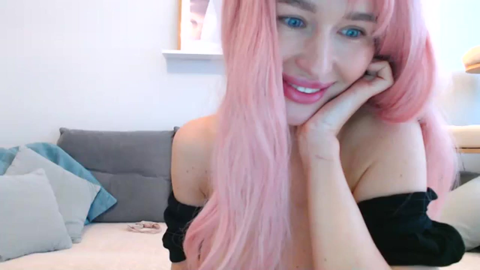 Gallery image thumbnail from Xxxawesomeart's myfreecams stream on, 01/03/2024, 10:06 image 11 of 20