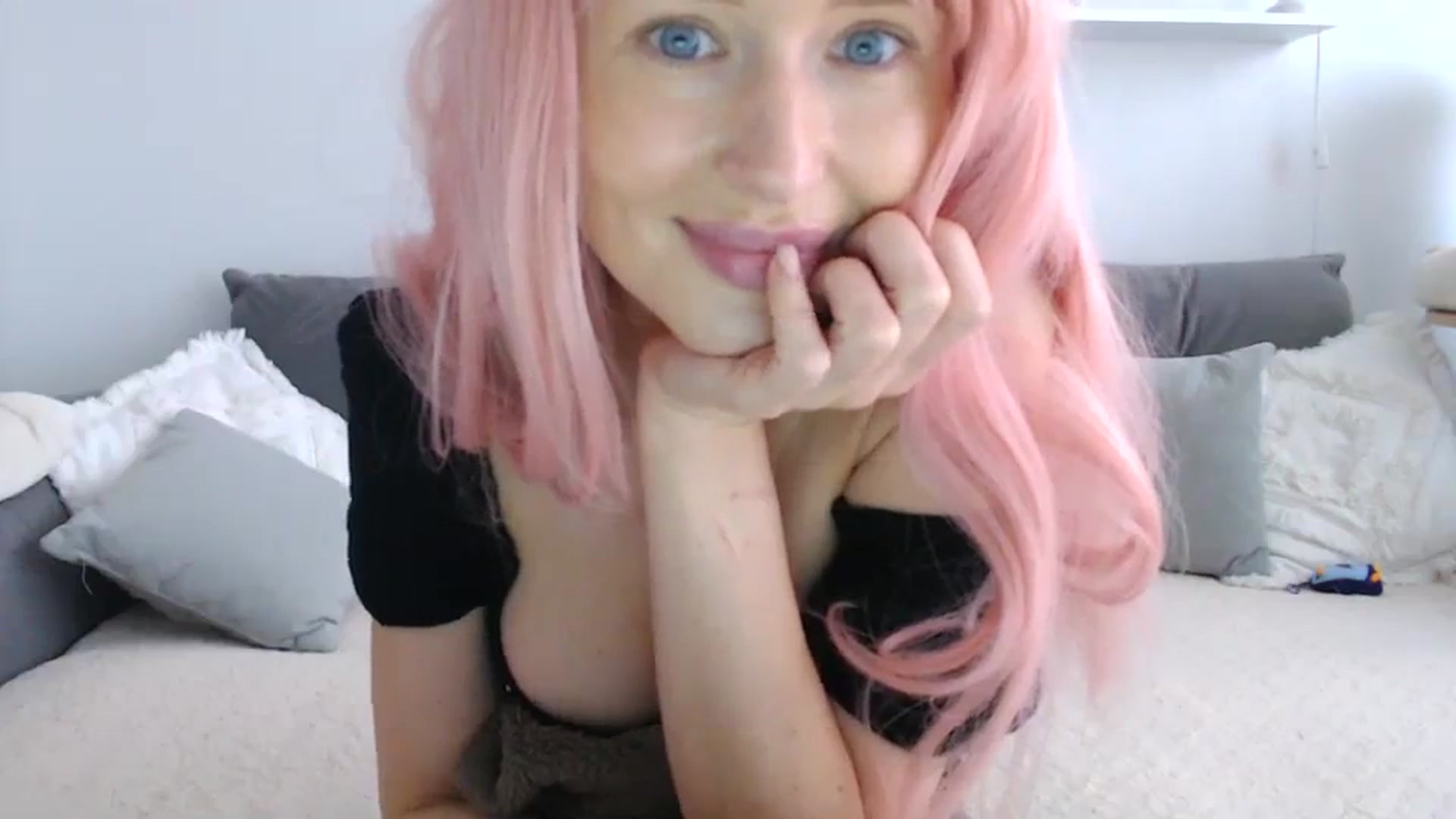 Gallery image thumbnail from Xxxawesomeart's myfreecams stream on, 02/03/2024, 13:46 image 16 of 20