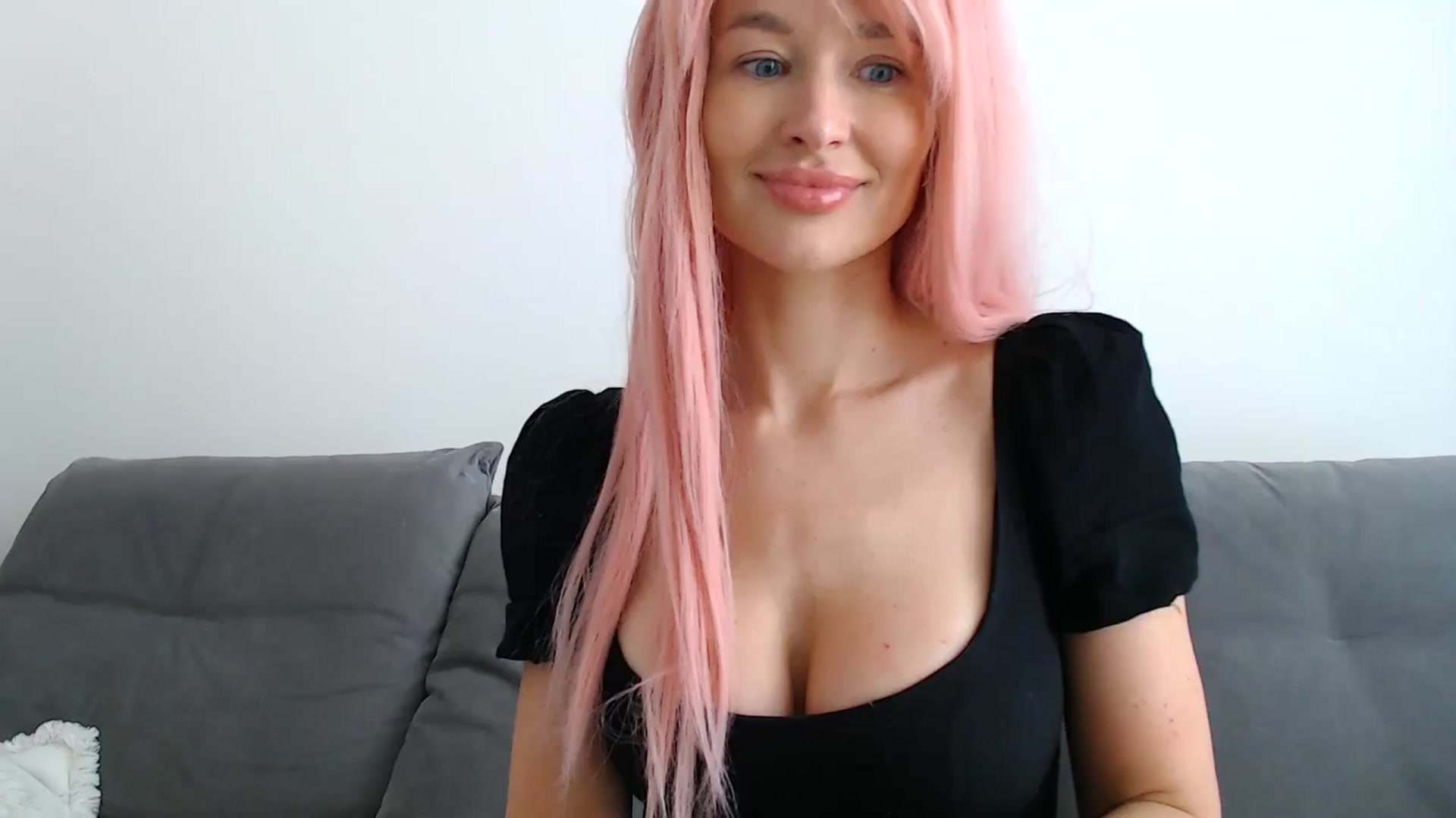 Gallery image thumbnail from Xxxawesomeart's myfreecams stream on, 06/12/2024, 07:46 image 1 of 20