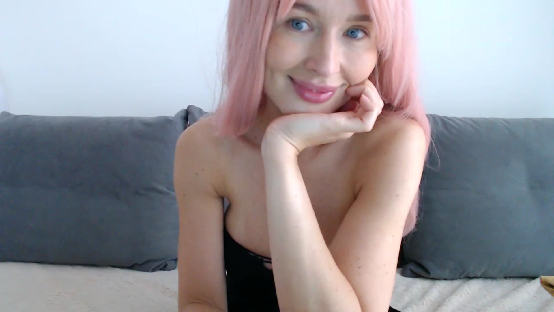 Gallery image thumbnail from Xxxawesomeart's myfreecams stream on, 06/22/2024, 15:15 image 17 of 20