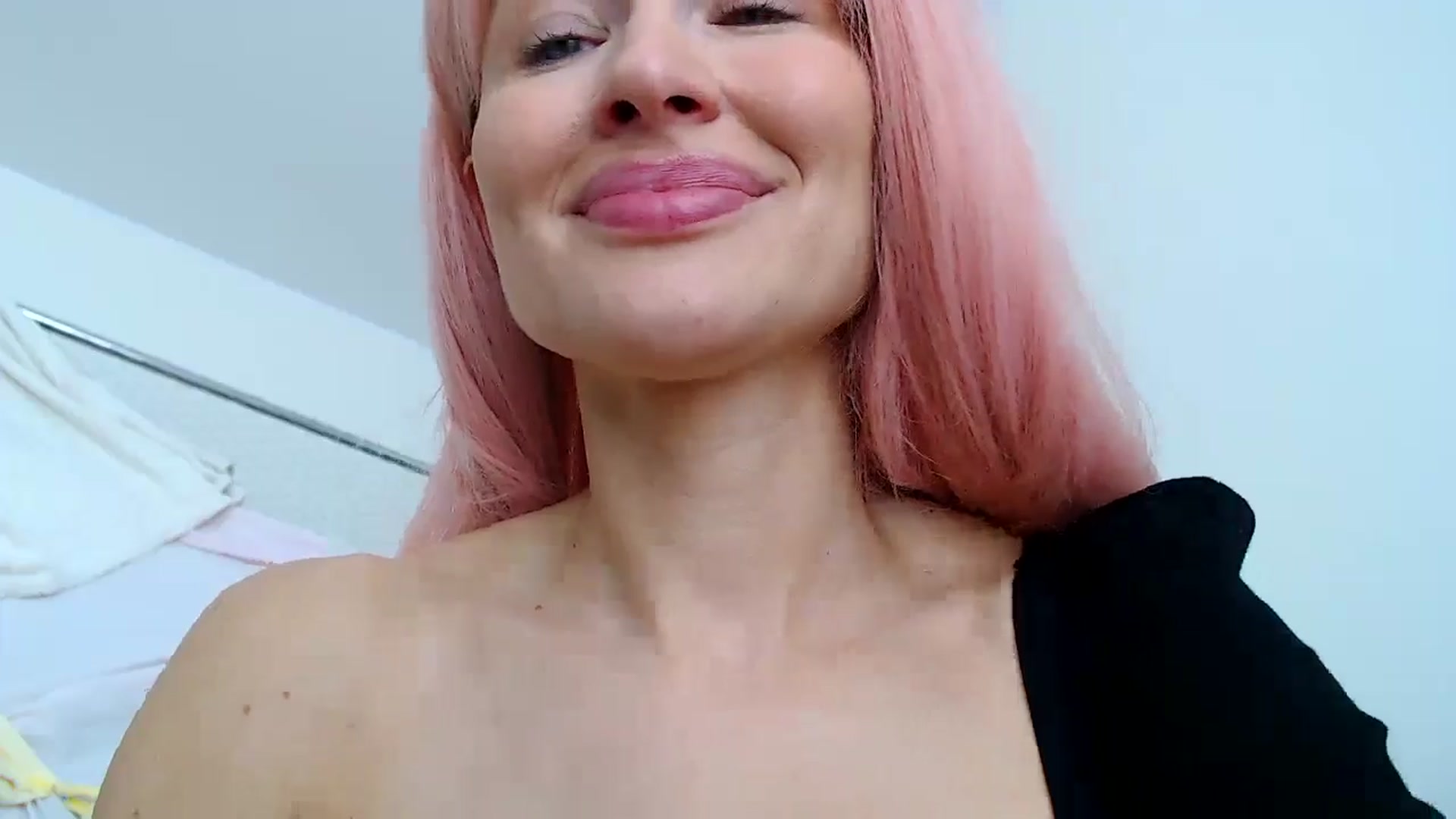 Gallery image thumbnail from Xxxawesomeart's myfreecams stream on, 07/06/2024, 12:39 image 7 of 20