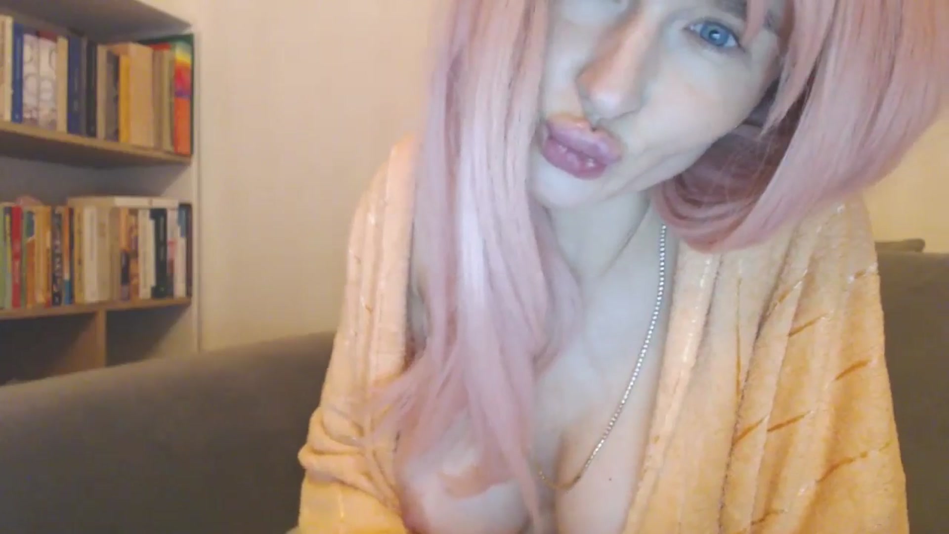 Gallery image thumbnail from Xxxawesomeart's myfreecams stream on, 11/17/2024, 15:46 image 15 of 20