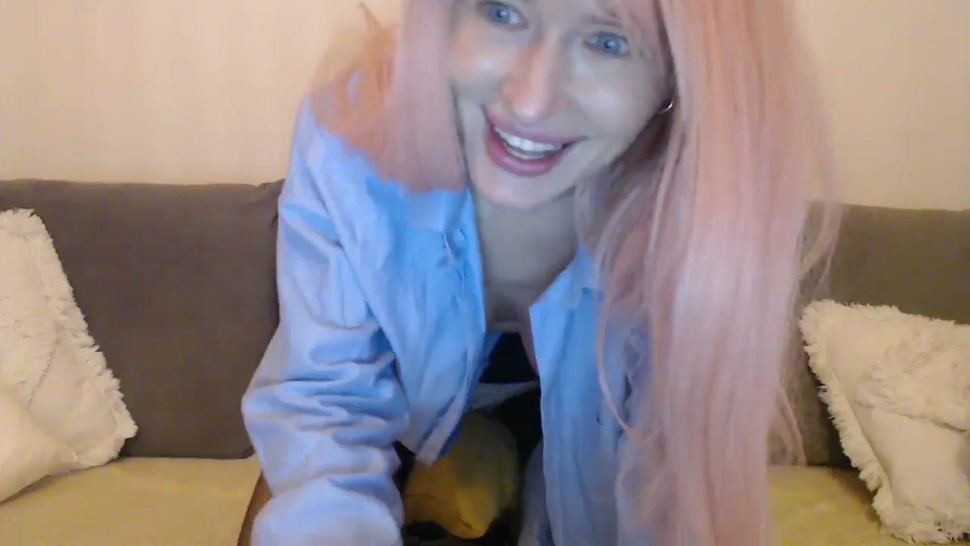 Gallery image thumbnail from Xxxawesomeart's myfreecams stream on, 11/27/2024, 15:12 image 19 of 20