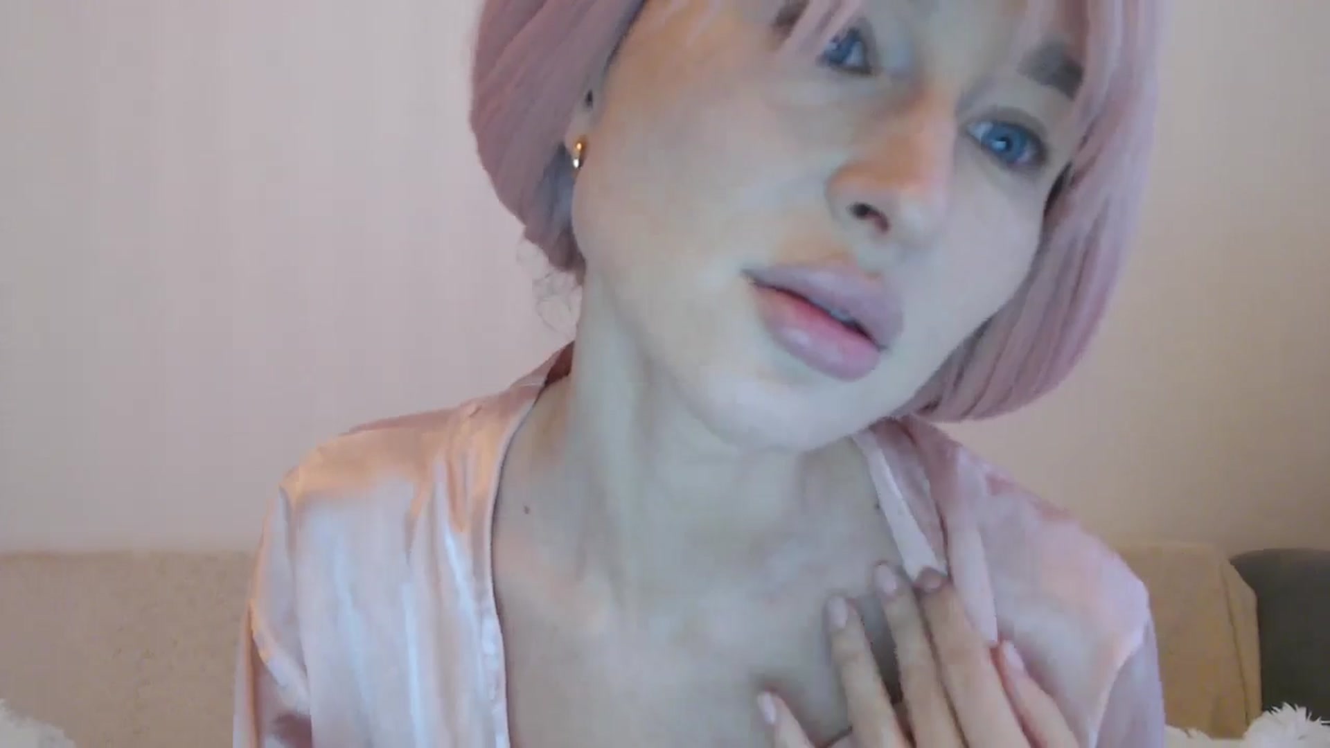 Gallery image thumbnail from Xxxawesomeart's myfreecams stream on, 12/14/2024, 12:47 image 17 of 20