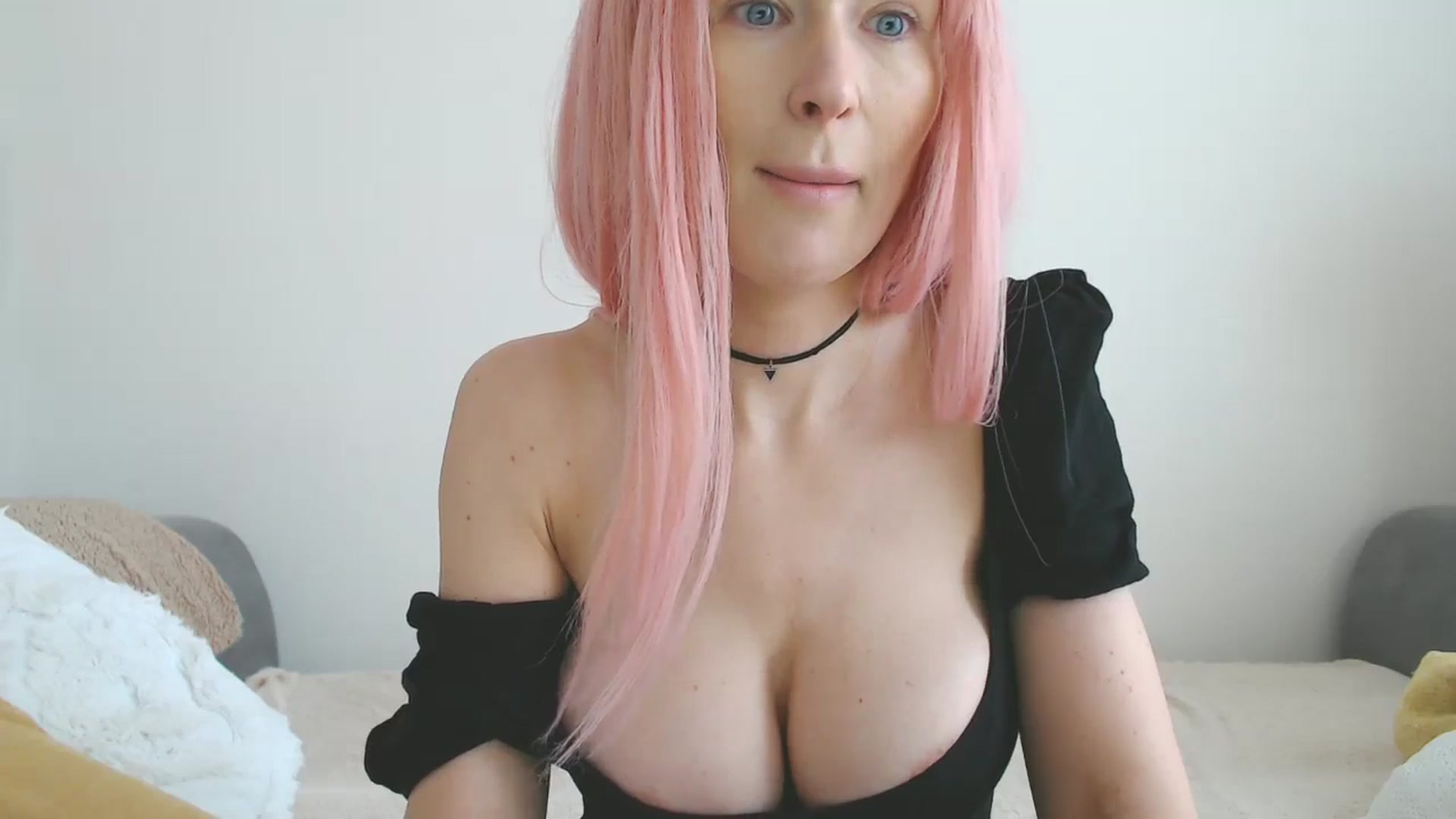 Gallery image thumbnail from Xxxawesomeart's myfreecams stream on, 12/25/2024, 11:48 image 3 of 20