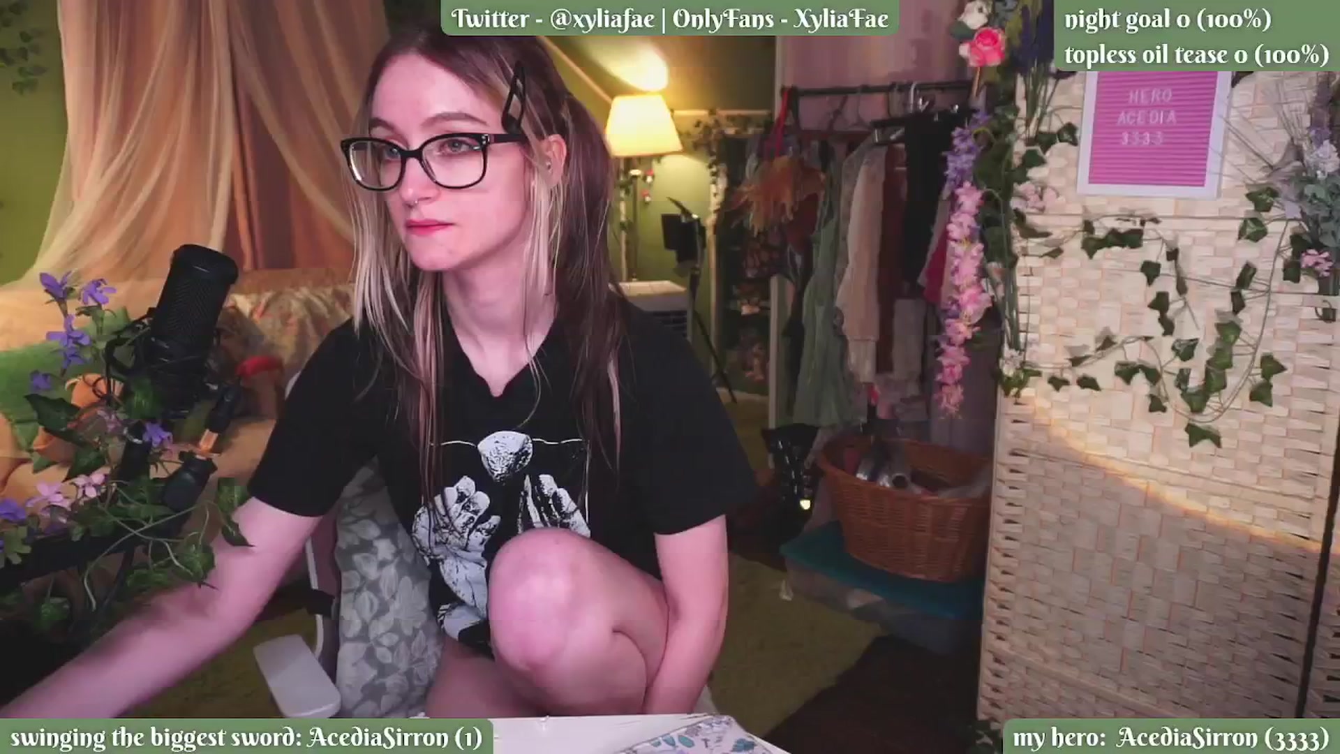 Gallery image thumbnail from XyliaFae's myfreecams stream on, 06/10/2024, 07:30 image 17 of 20