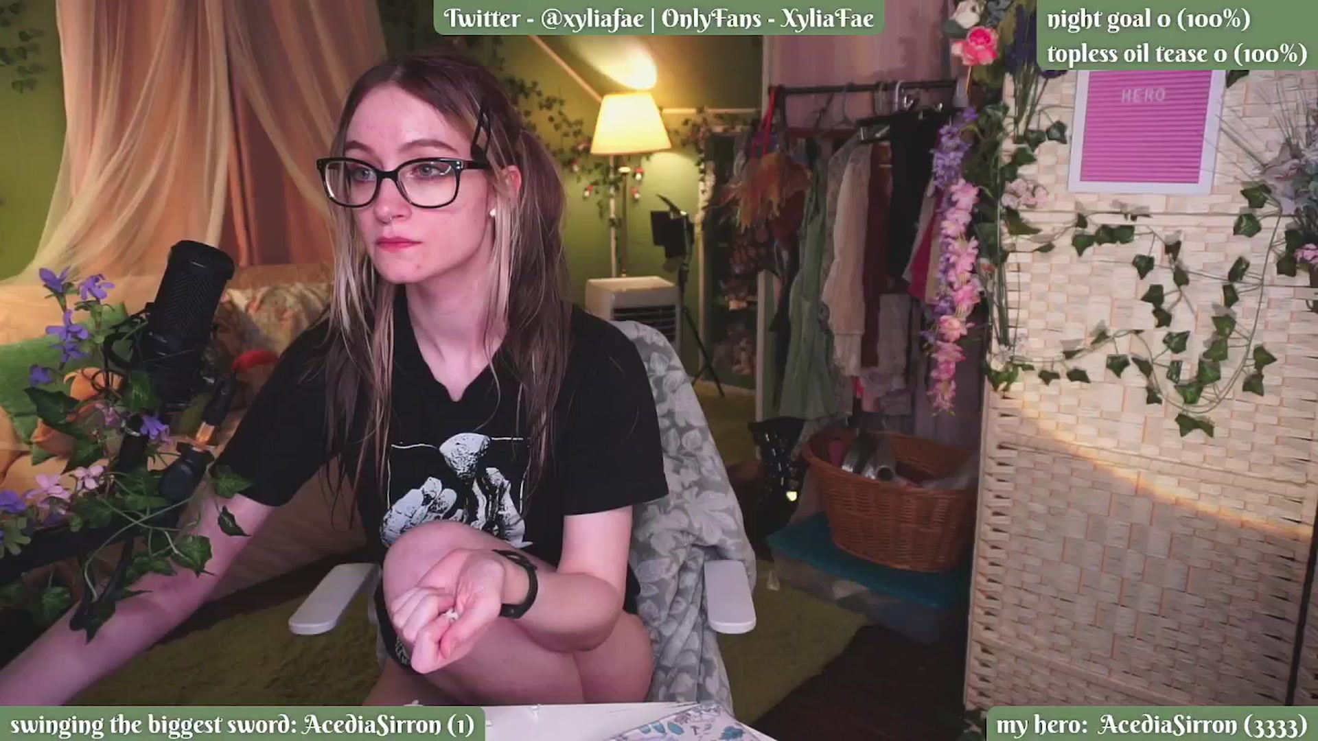 Gallery image thumbnail from XyliaFae's myfreecams stream on, 06/10/2024, 07:30 image 16 of 20