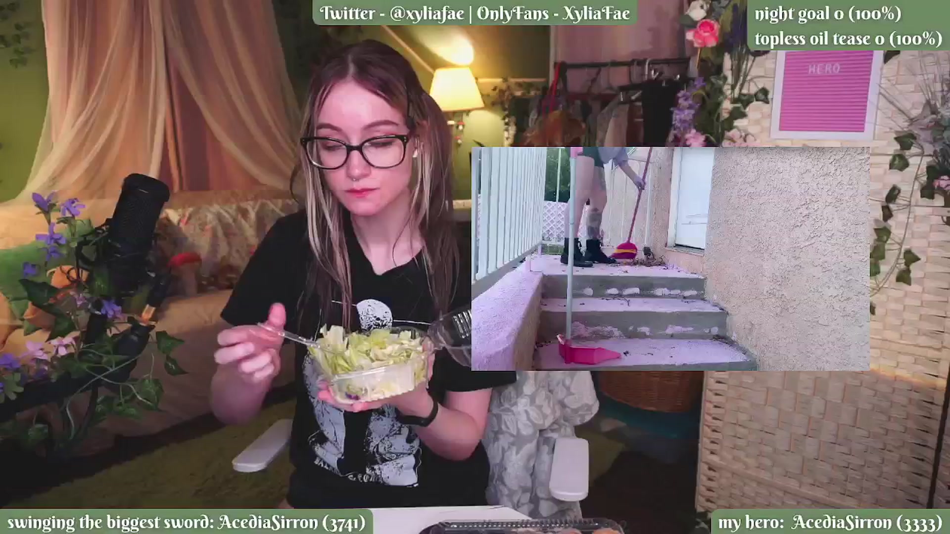 Gallery image thumbnail from XyliaFae's myfreecams stream on, 06/10/2024, 07:30 image 7 of 20