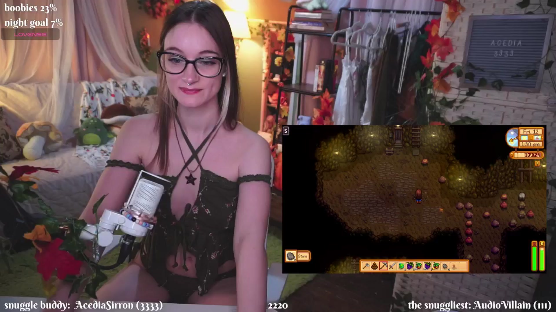 Gallery image thumbnail from XyliaFae's myfreecams stream on, 11/10/2024, 06:43 image 14 of 20