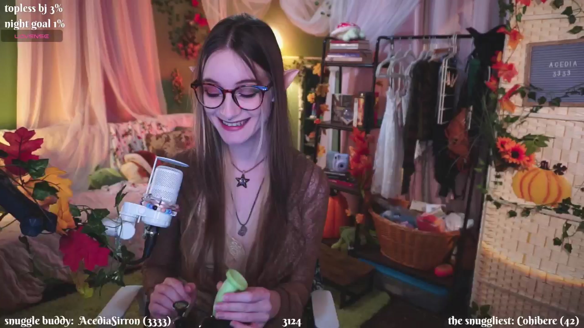 Gallery image thumbnail from XyliaFae's myfreecams stream on, 11/16/2024, 06:49 image 1 of 20